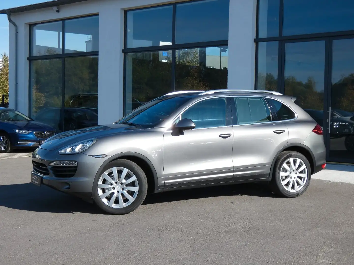 Porsche Cayenne S Hybrid*1.Hand*Voll*Panorama* Gris - 2
