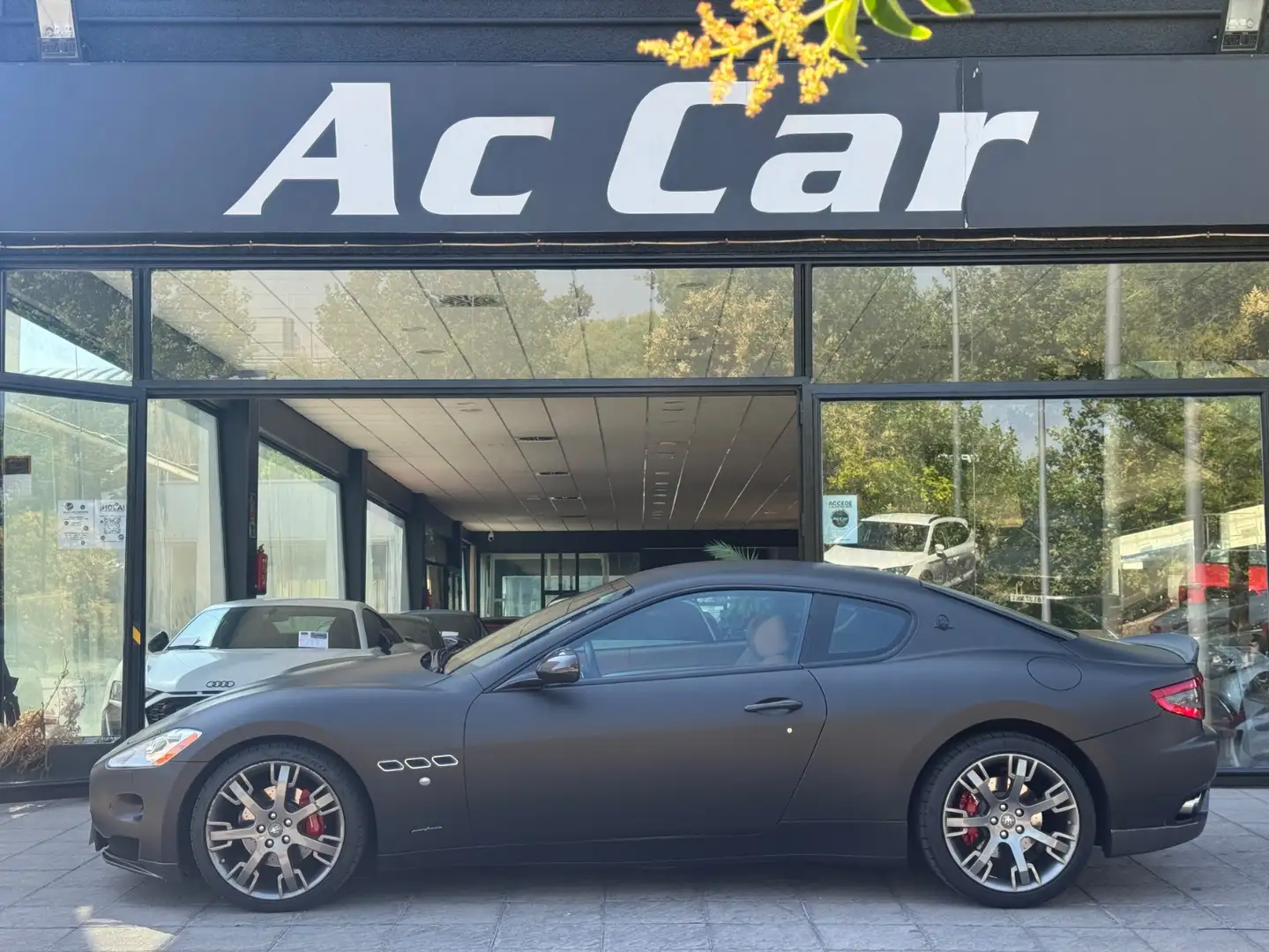 Maserati GranTurismo 4.2 V8 Automático Gris - 1