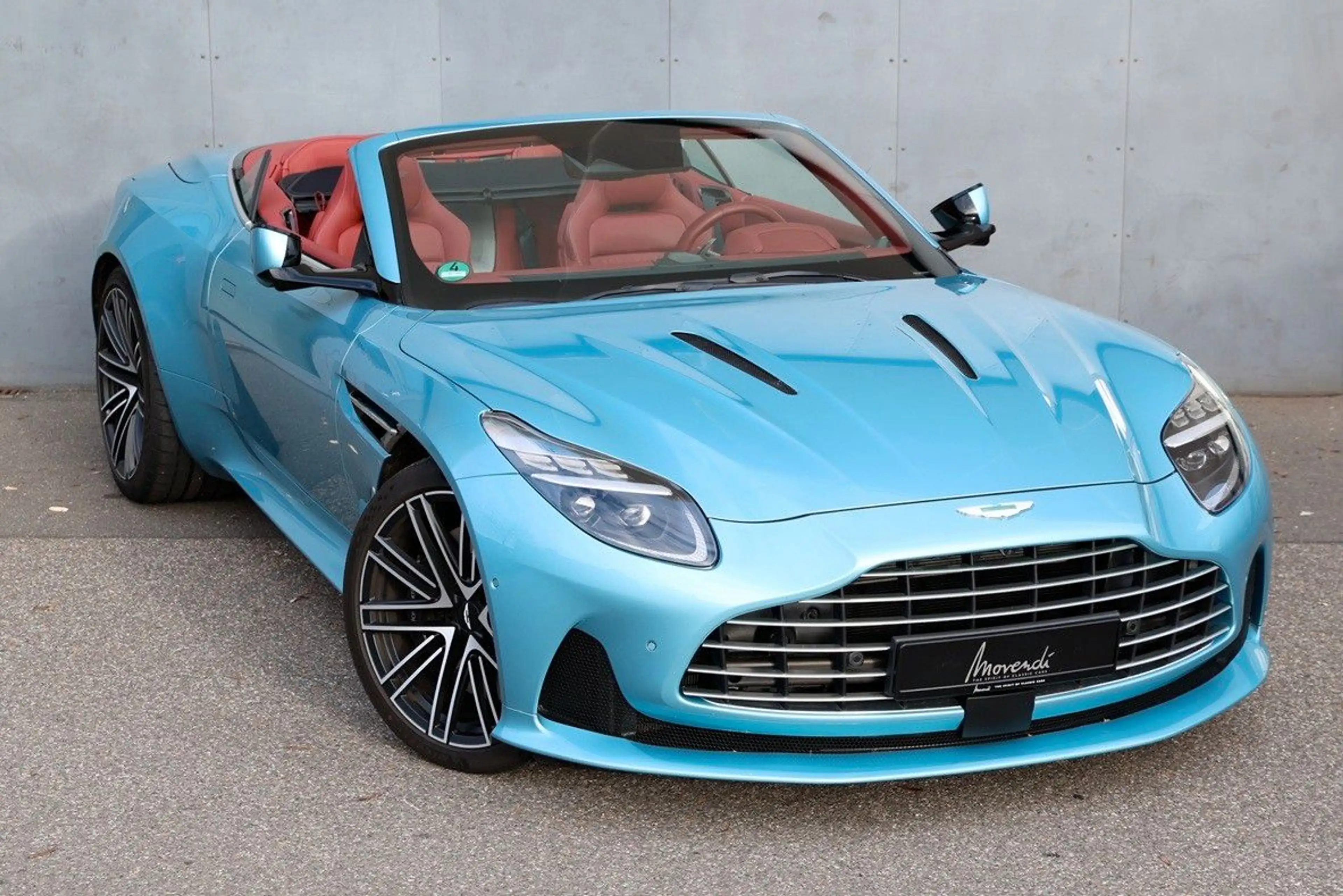 Aston Martin DB12 Volante 1. Hand — photo 9