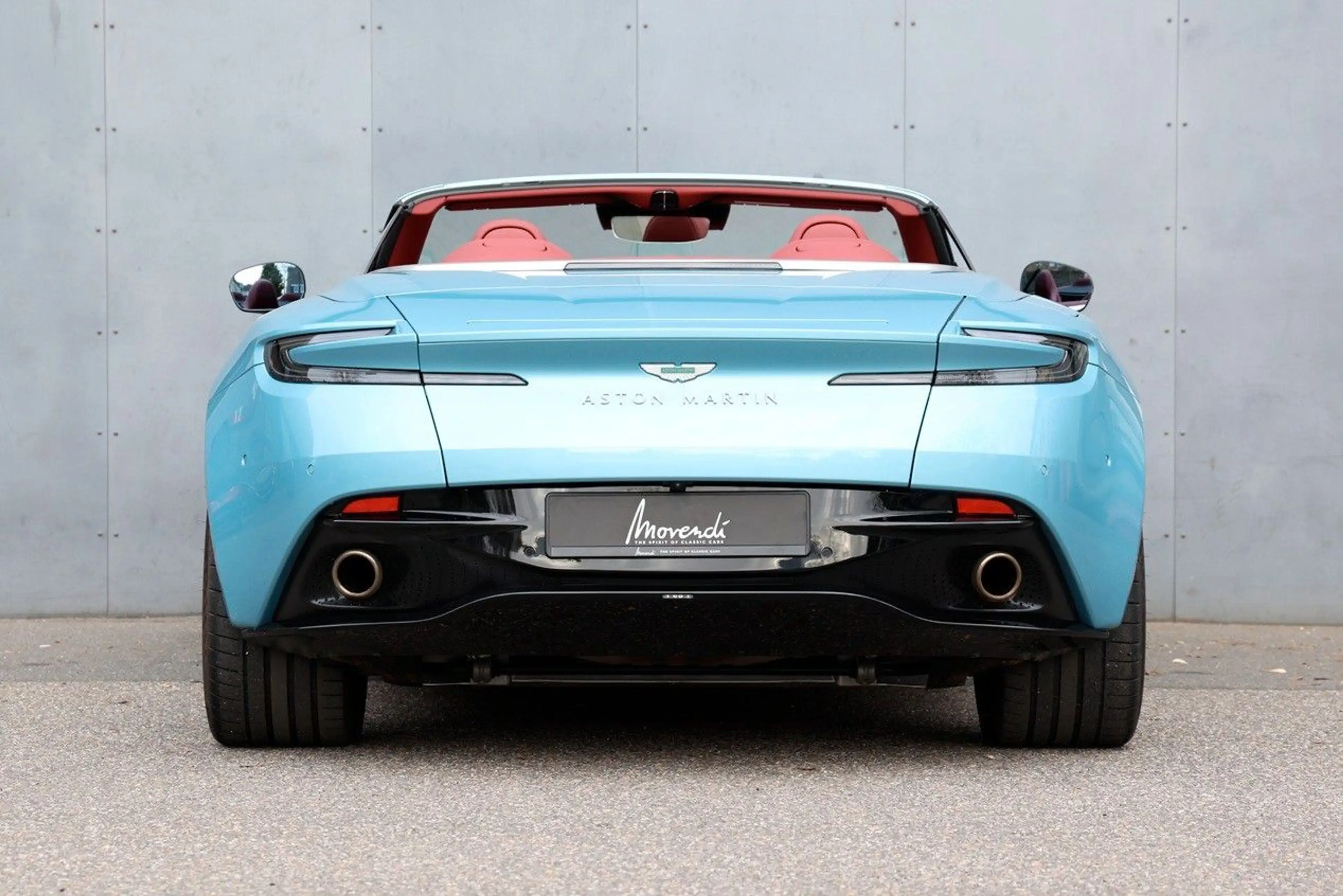 Aston Martin DB12 Volante 1. Hand — photo 8