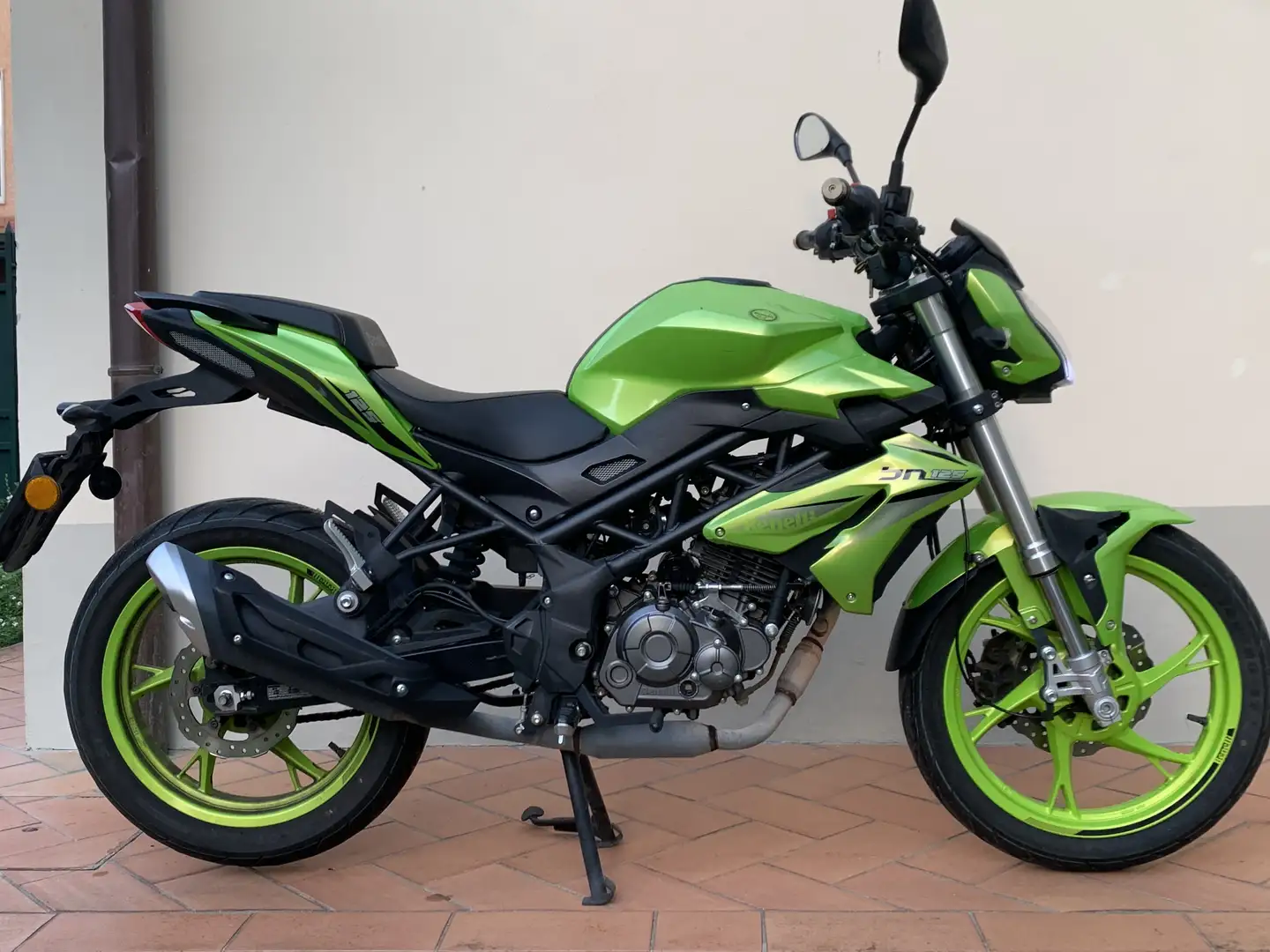 Benelli BN 125 Verde - 2