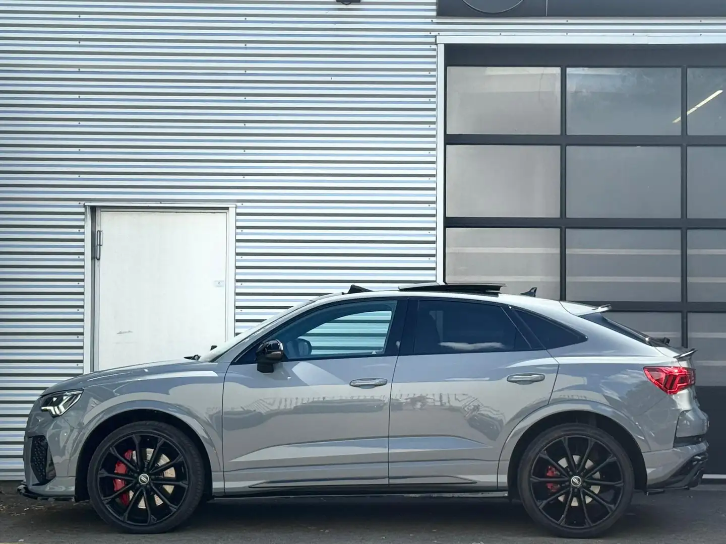 Audi RS Q3 RSQ3 Sportback 2.5 TFSI 400PK|PANO|SFEER|AUDI PRE Grijs - 2