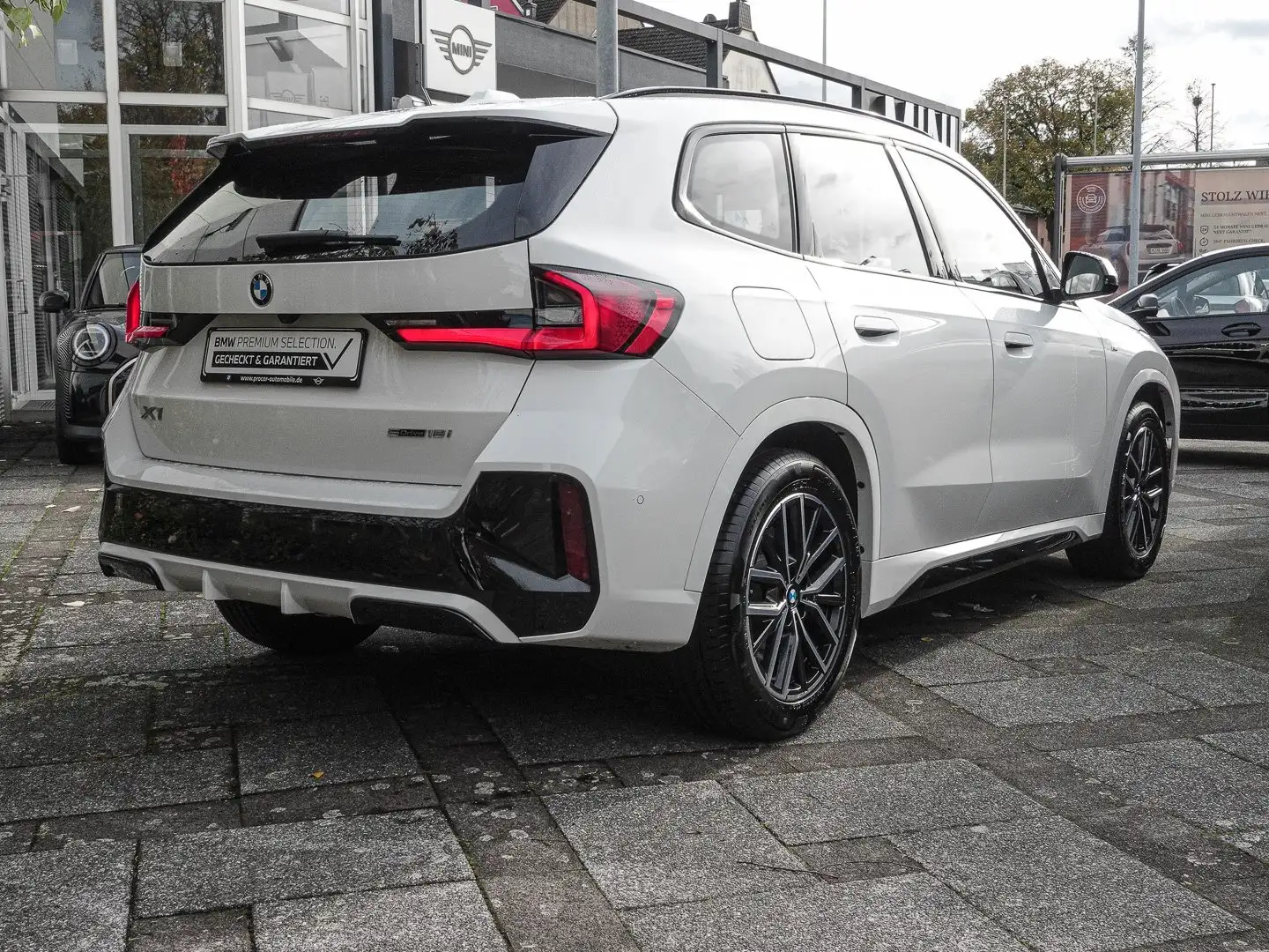 BMW X1 sDrive18i Weiß - 2