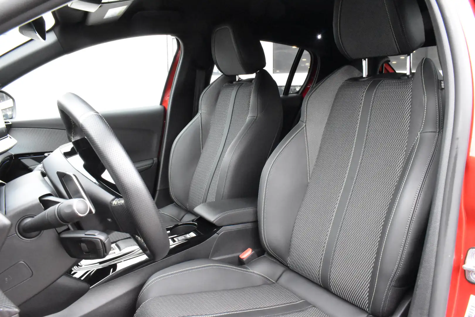Peugeot 208 Hybrid 136 e-DCS6 GT Navi | Camera V+A | Airco | * Noir - 2