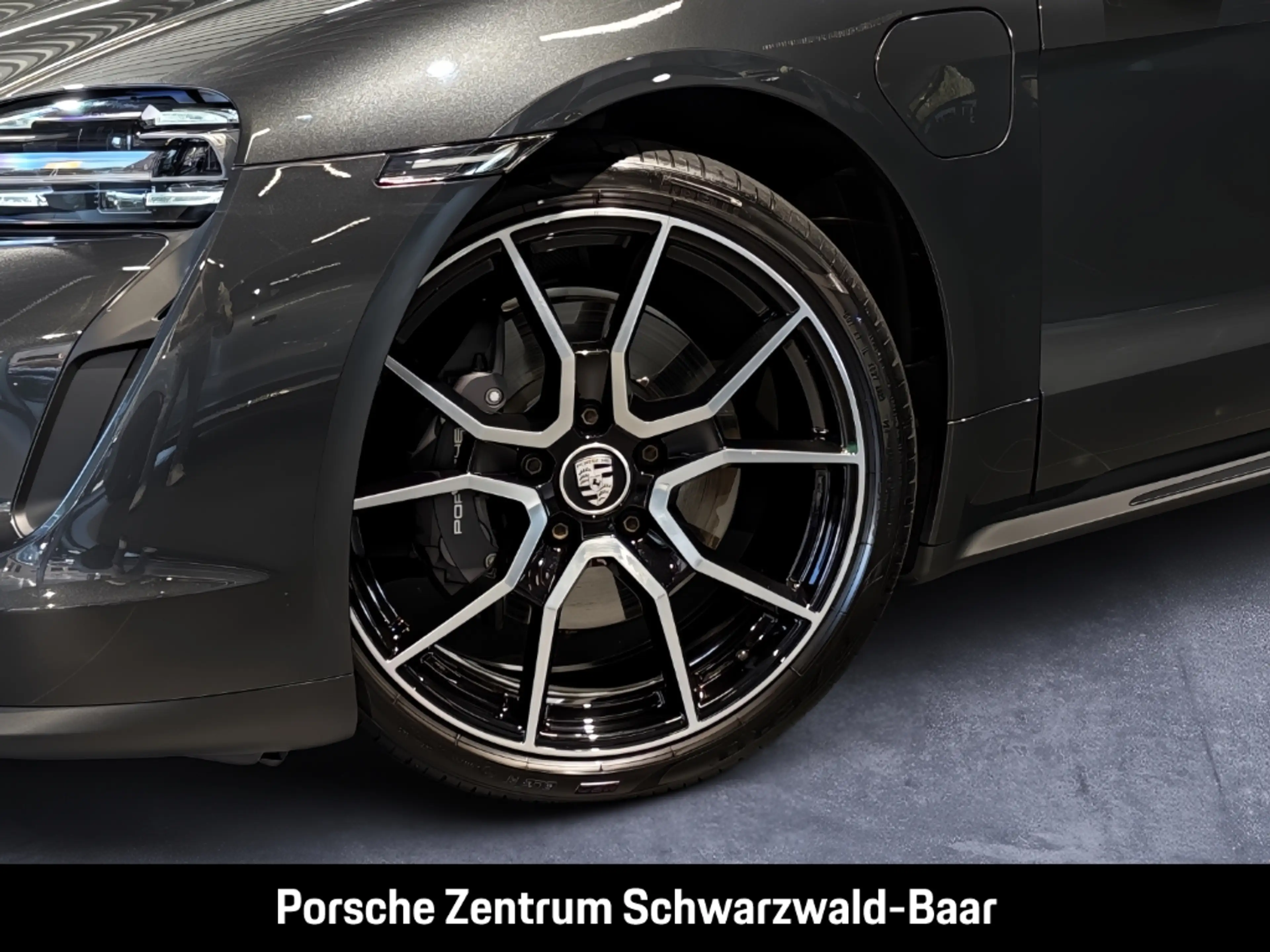 Porsche Taycan Sport Turismo — photo 10