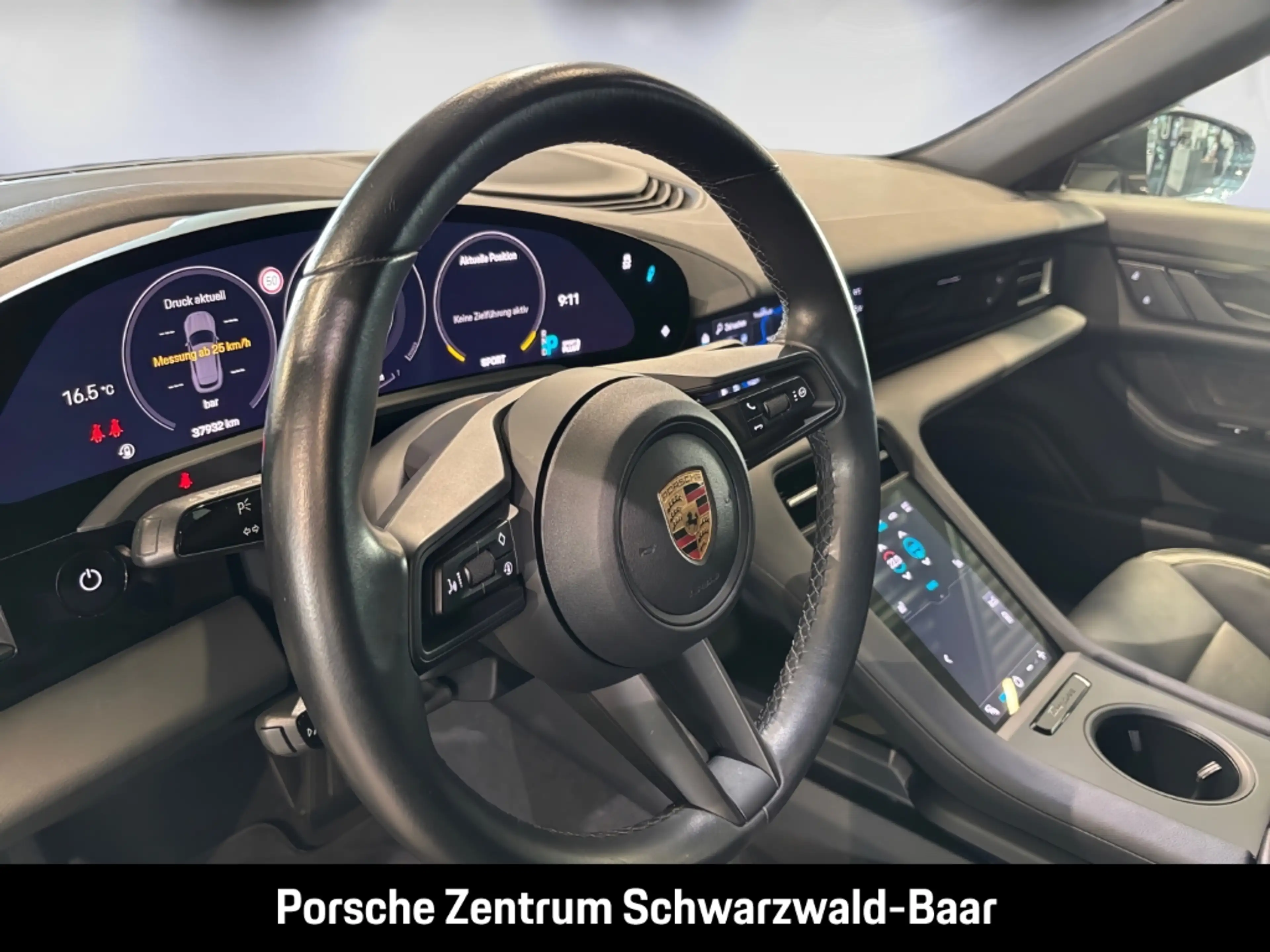 Porsche Taycan Sport Turismo — photo 13