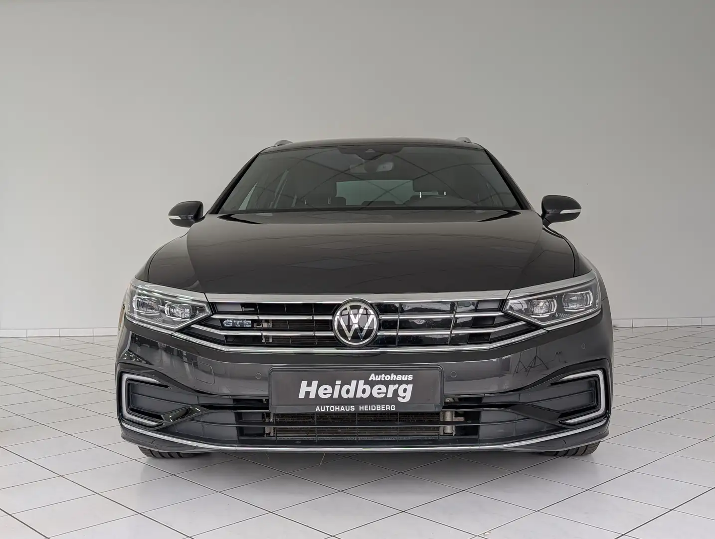 Volkswagen Passat Variant Plug-In-Hybrid GTE Matrix-IQ-Matrix Standhzg AHK-s Gris - 2