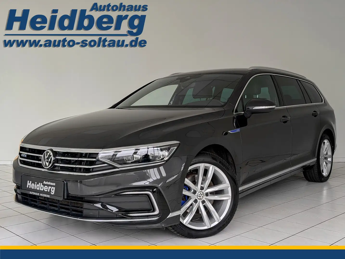 Volkswagen Passat Variant Plug-In-Hybrid GTE Matrix-IQ-Matrix Standhzg AHK-s Gris - 1