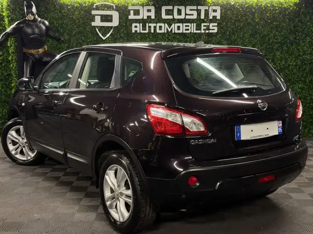 Nissan Qashqai+2 view 5