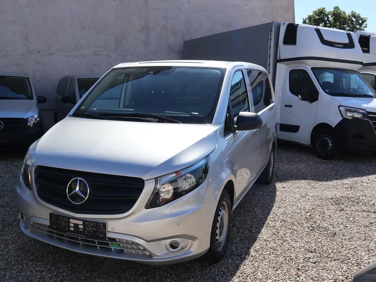 Mercedes-Benz Vito 114 CDI RWD kompakt*Navi*Automatik 9G*1.Hand* Silber - 1