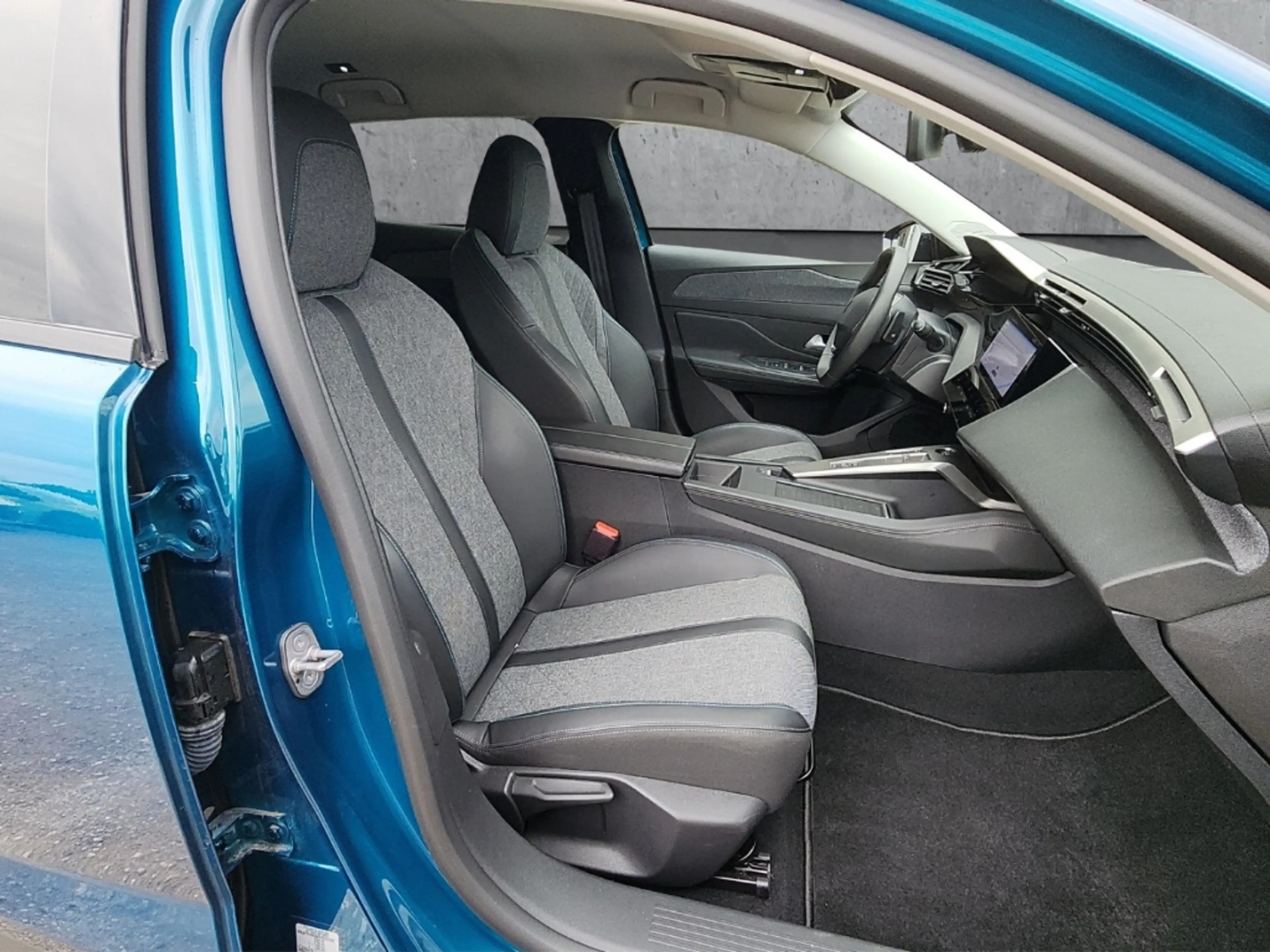 Peugeot 408 Allure PT130 EAT8 Navi LED ACC CarPlay R-Kamera — photo 13
