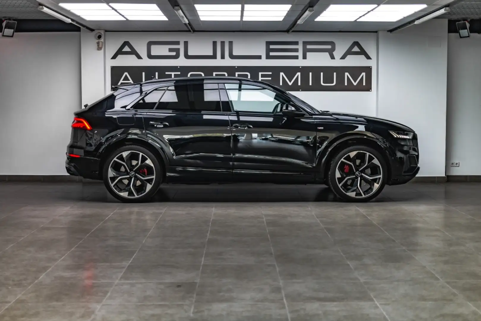 Audi Q8 50 TDI Black line plus quattro tiptronic Negro - 2