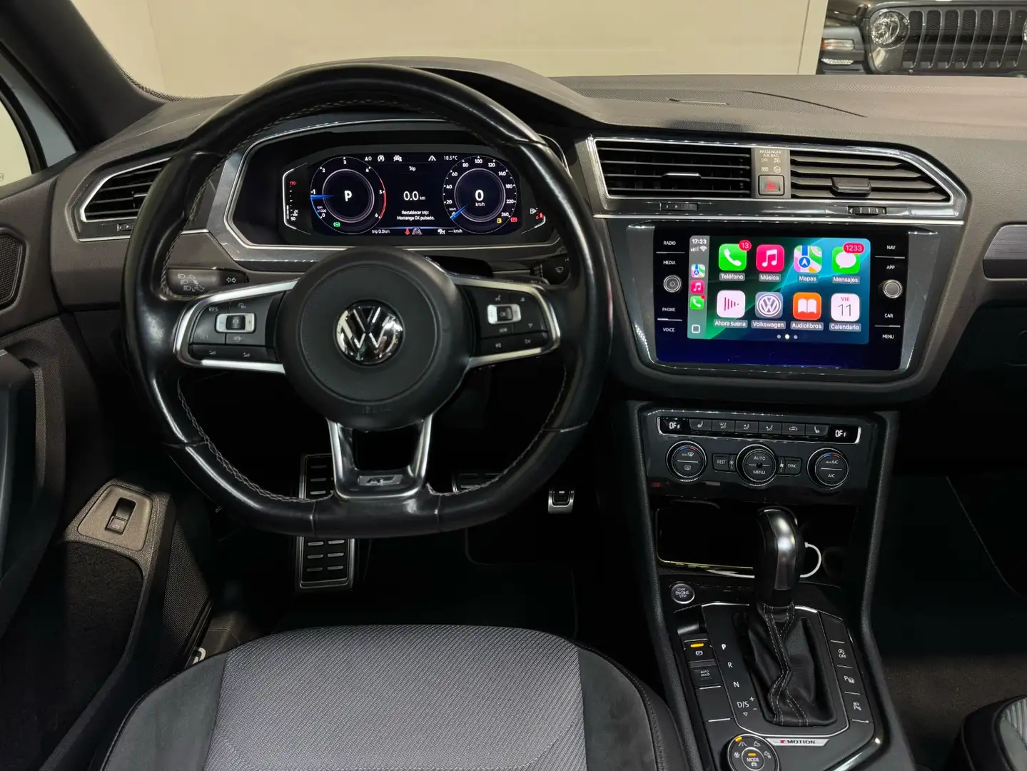 Volkswagen Tiguan 2.0TDI Sport 4Motion DSG 140kW Weiß - 2
