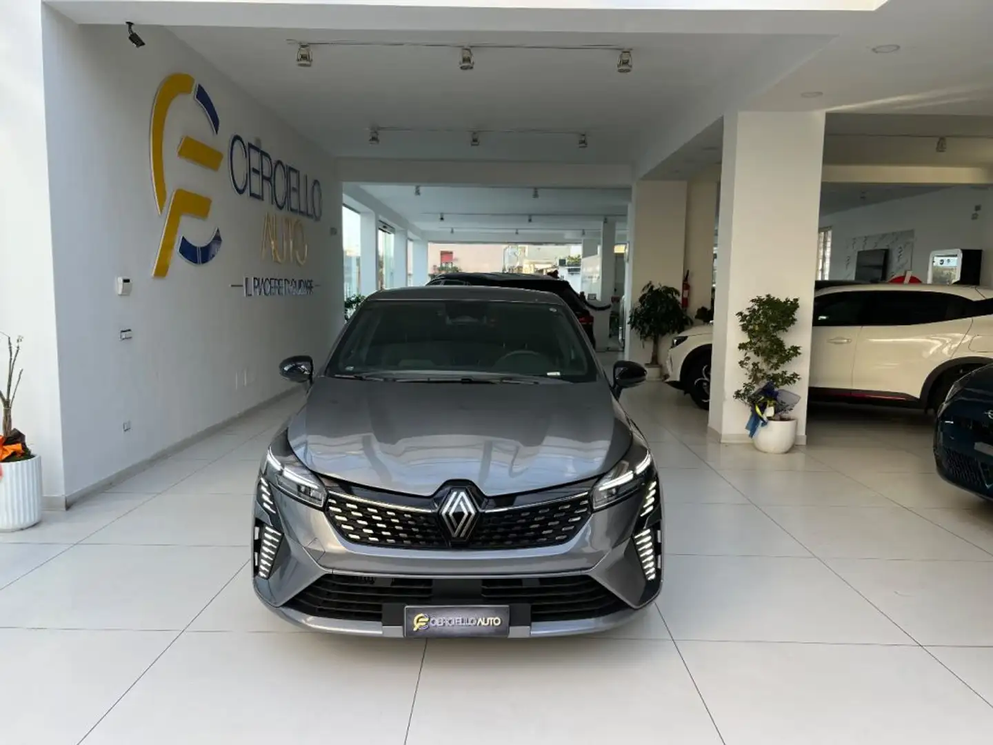 Renault Clio TCe 90 CV 5 porte Techno tua da e169,00 mensili Grigio - 2