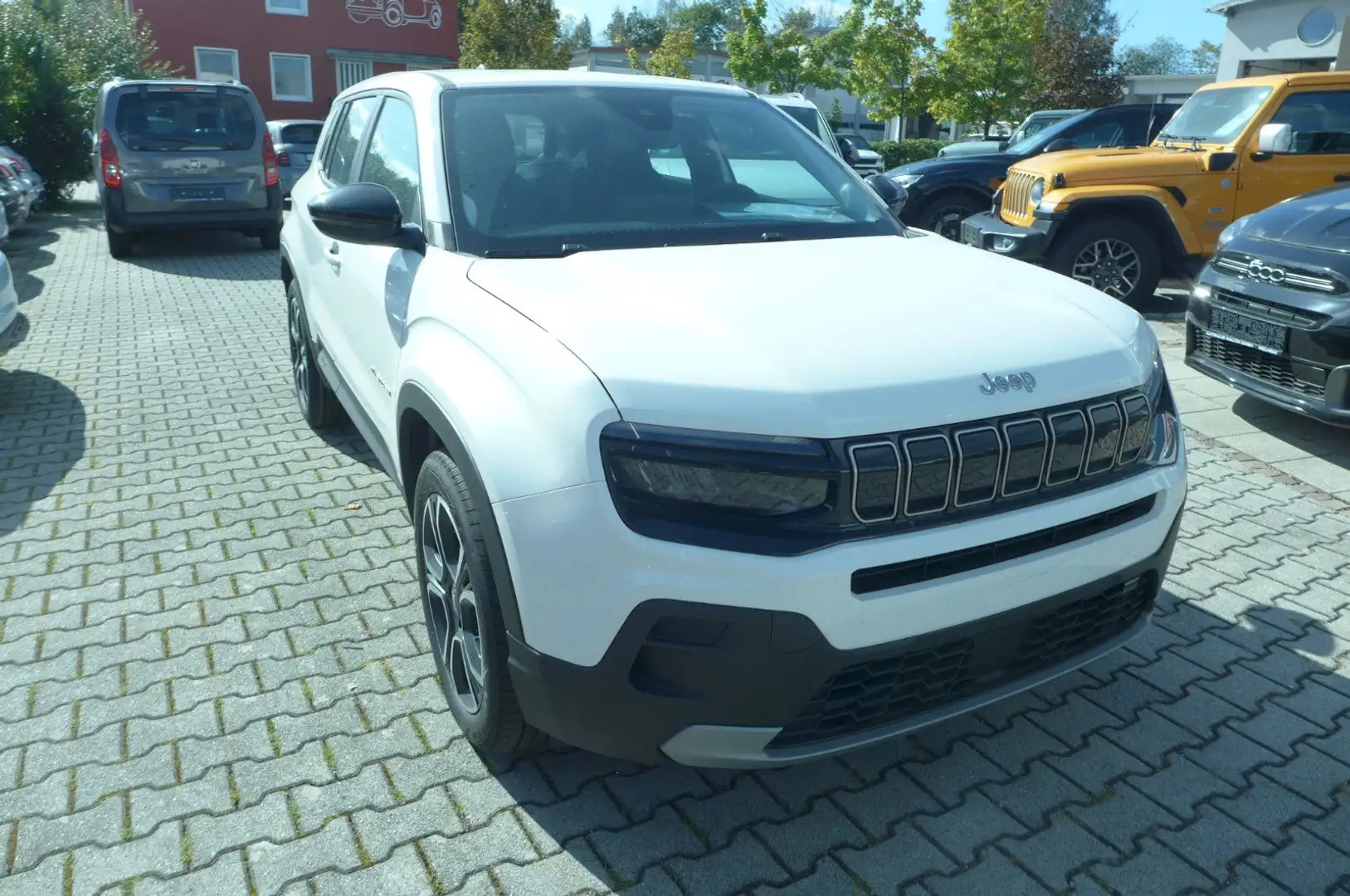 Jeep Avenger 1.2 GSE T3 GDI Altitude Weiß - 1