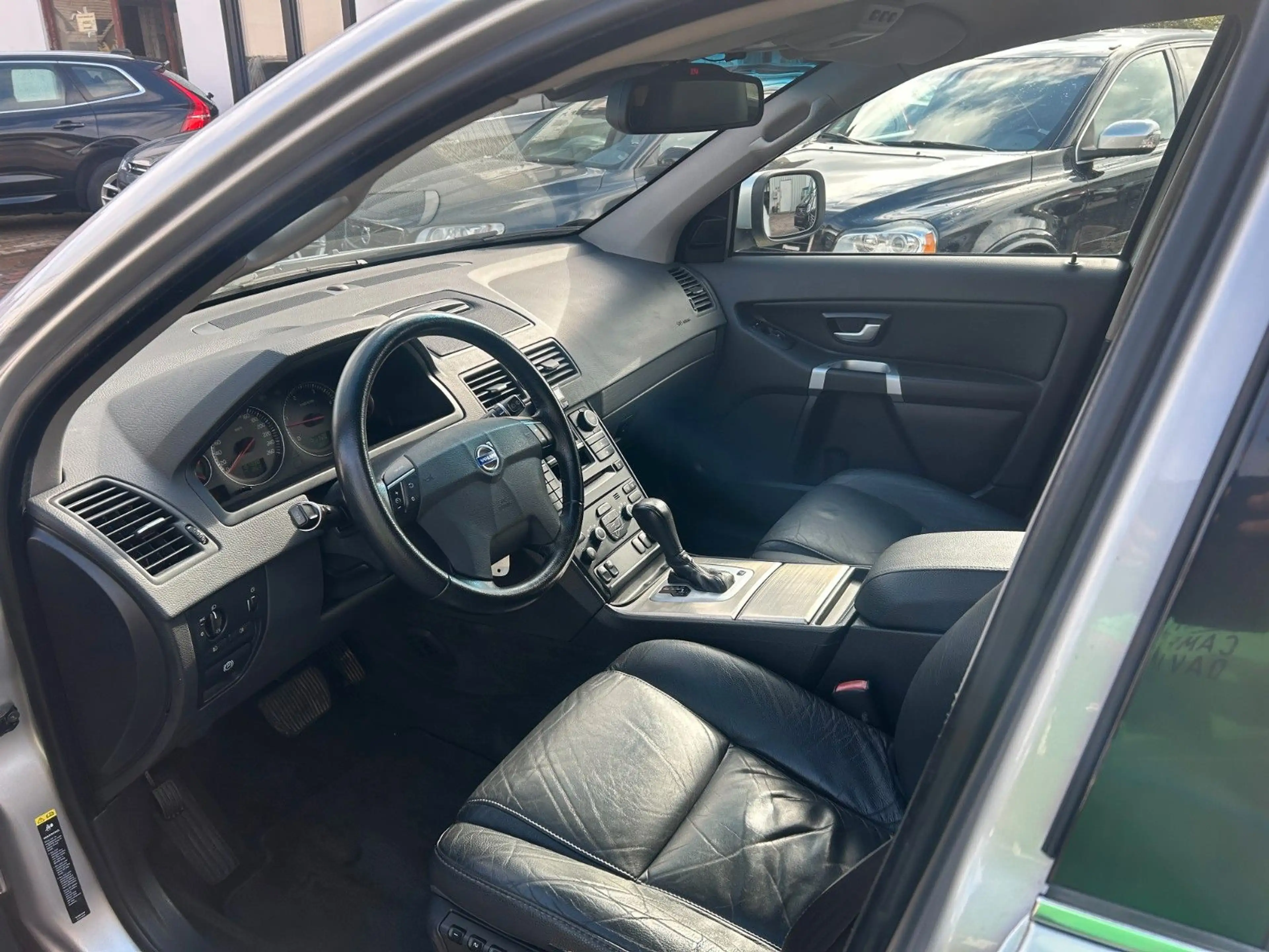 Volvo XC90 D5 AWD Momentum NAVI, Leder, AHK — photo 11