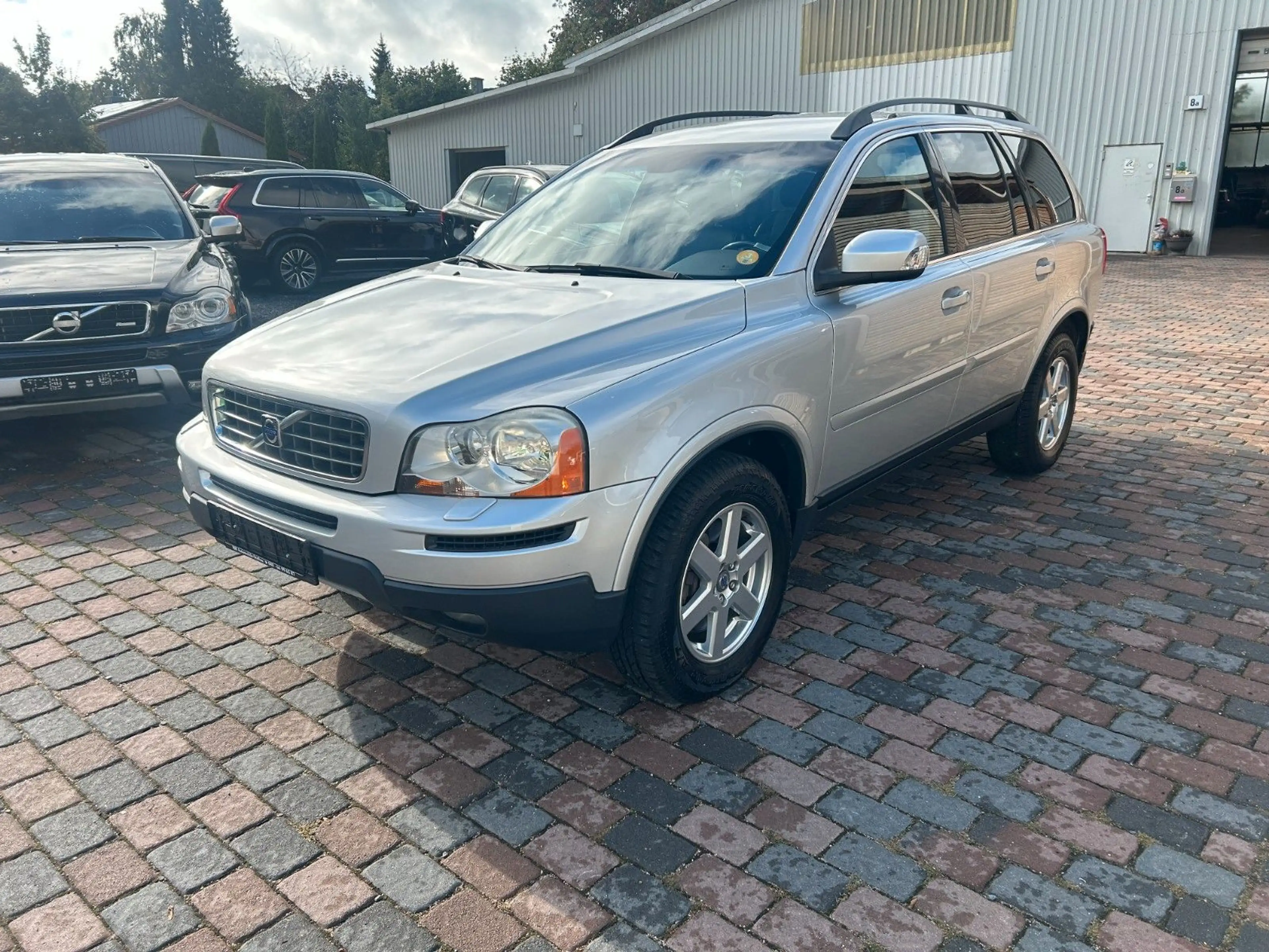 Volvo XC90 D5 AWD Momentum NAVI, Leder, AHK