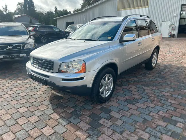 Volvo XC90 D5 AWD Momentum NAVI, Leder, AHK