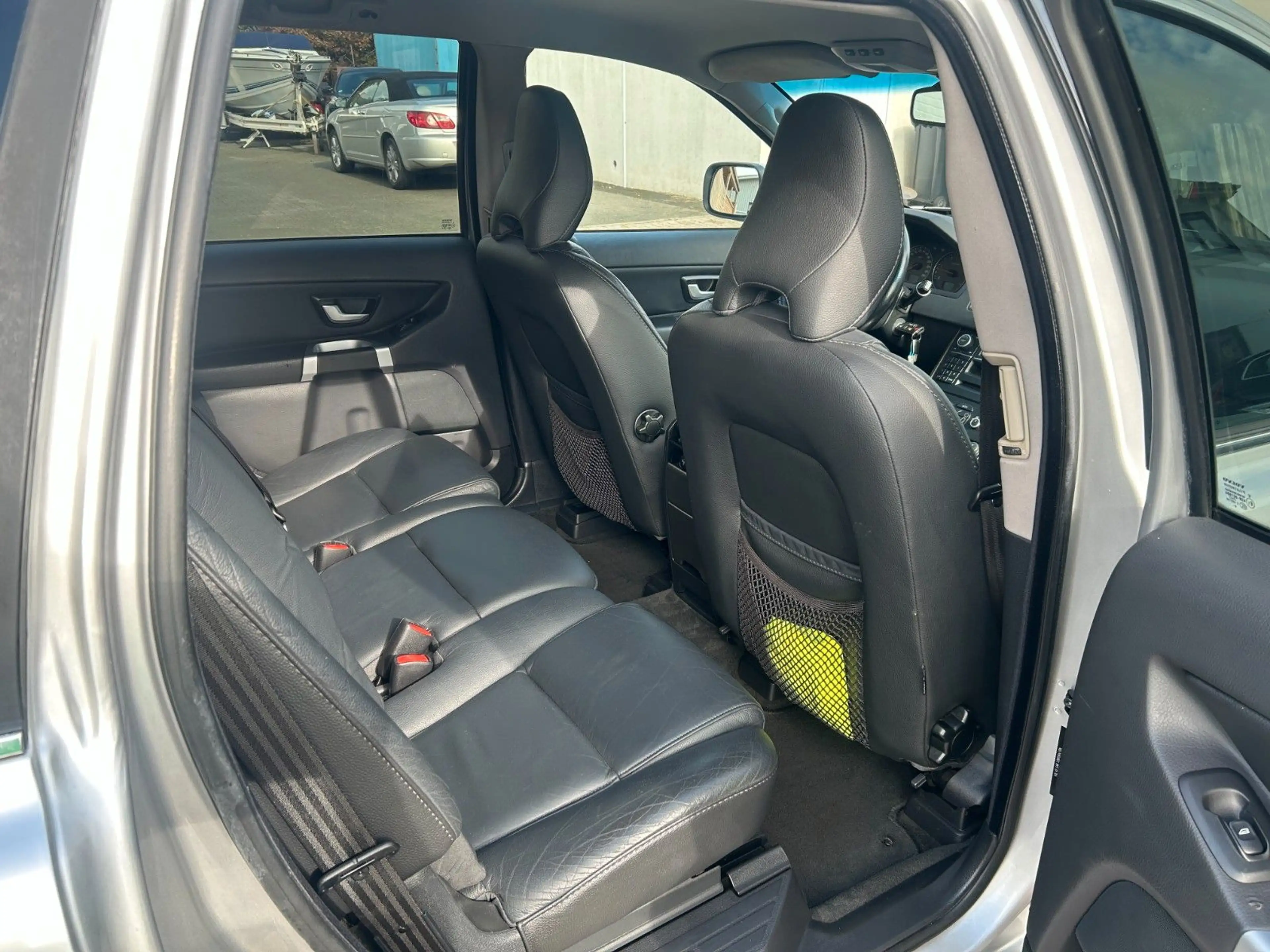 Volvo XC90 D5 AWD Momentum NAVI, Leder, AHK — photo 13