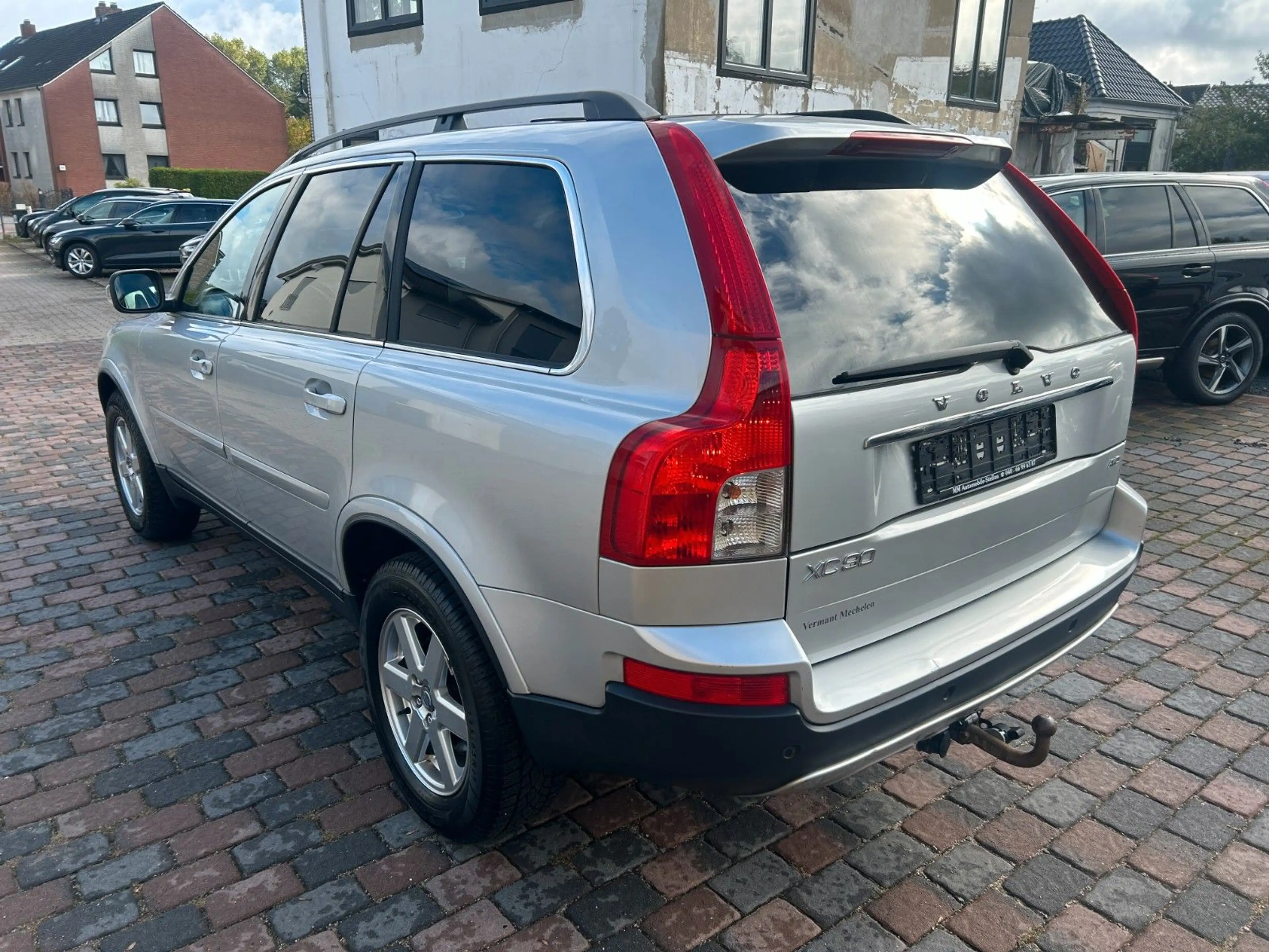 Volvo XC90 D5 AWD Momentum NAVI, Leder, AHK — photo 4