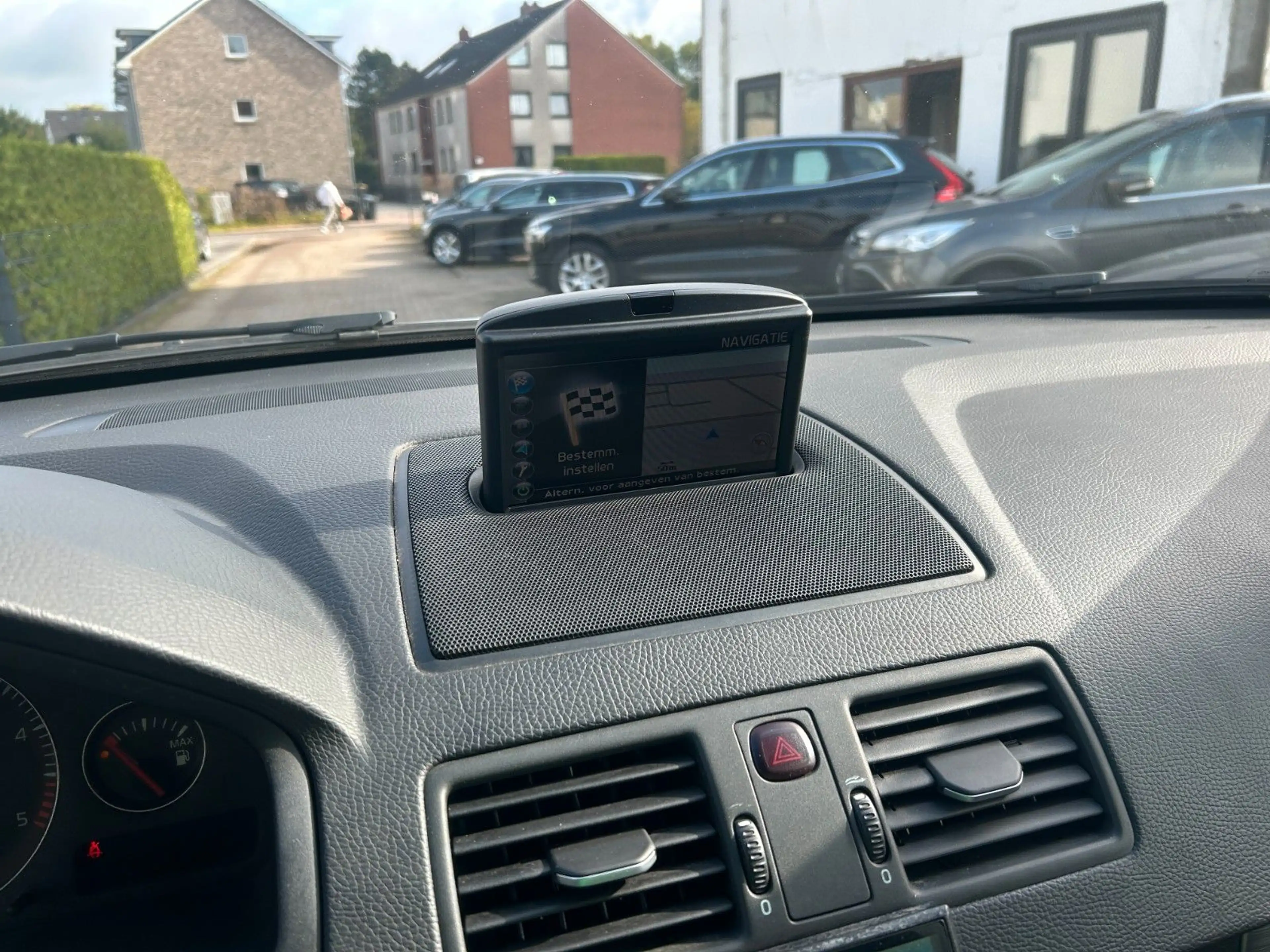 Volvo XC90 D5 AWD Momentum NAVI, Leder, AHK — photo 9