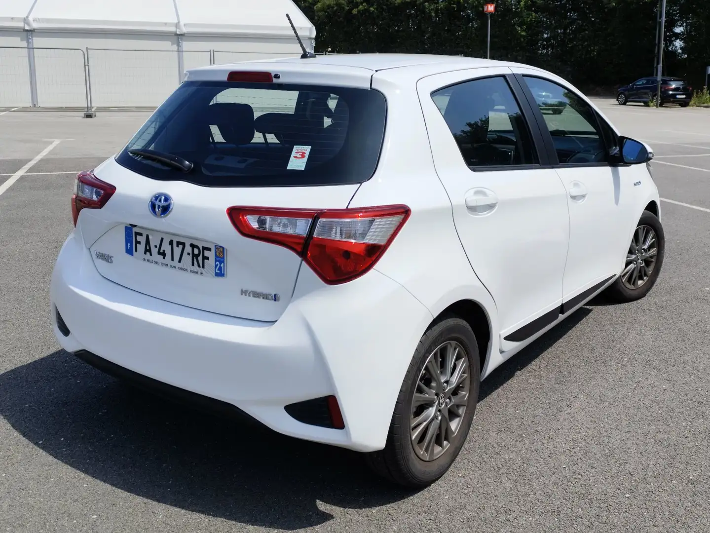 Toyota Yaris Yaris Hybride 100h Dynamic Blanc - 2