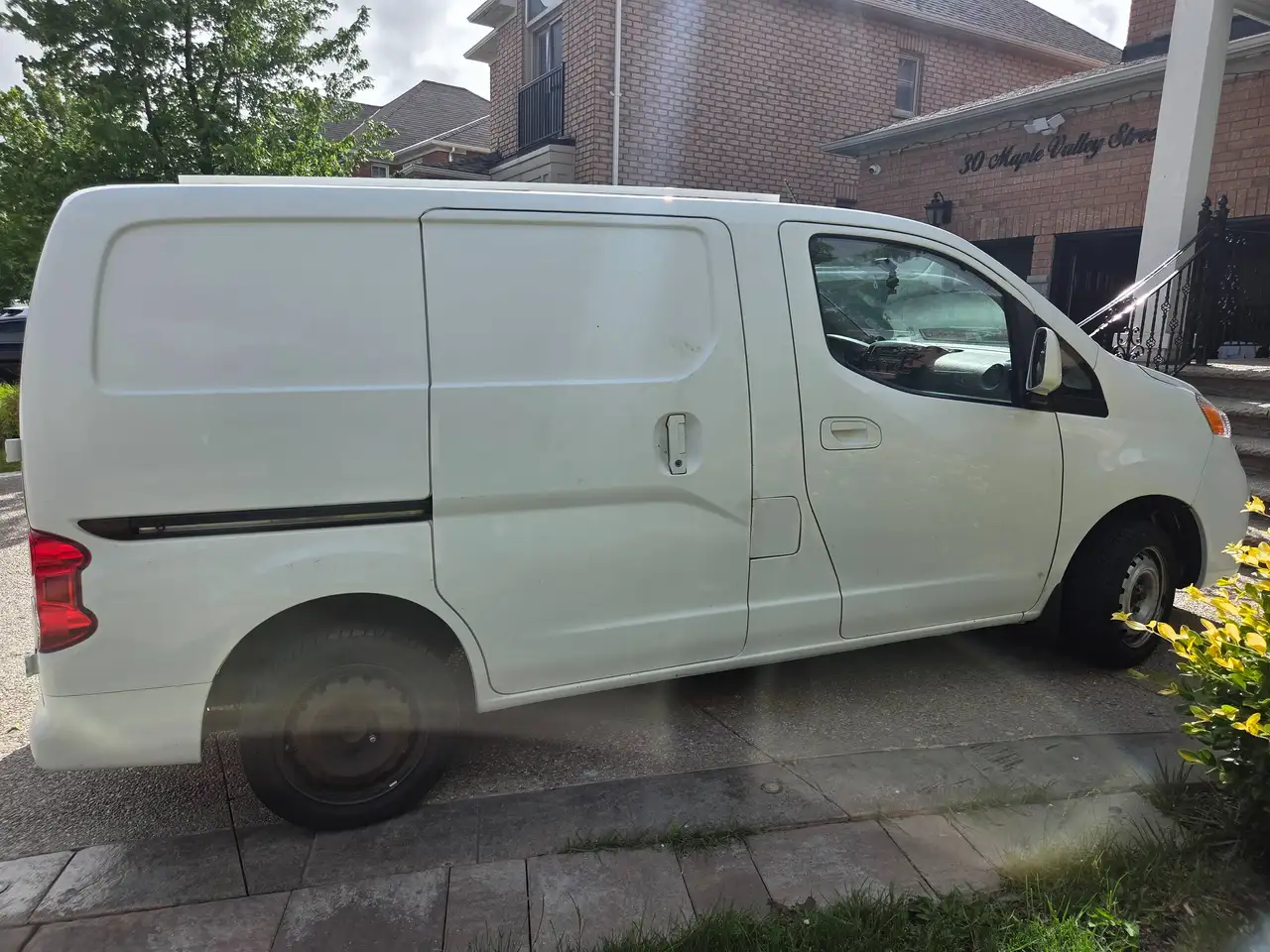 Nissan NV200 снимка Nissan NV200