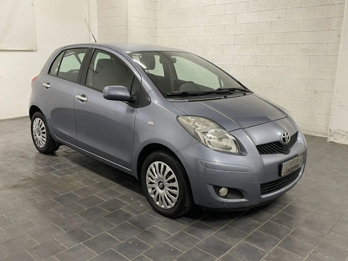 Toyota Yaris 1.0 5 porte Sol 69CV Bleu - 1