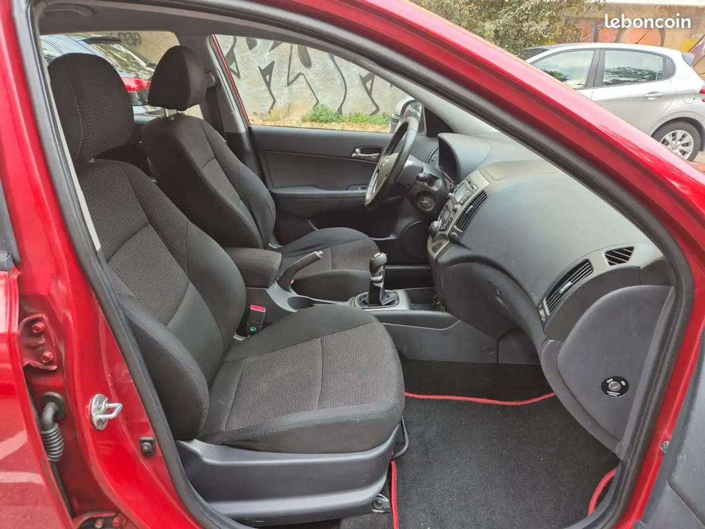 Hyundai i30 1.6 CRDi90 Pack Confort 5p Rojo - 2