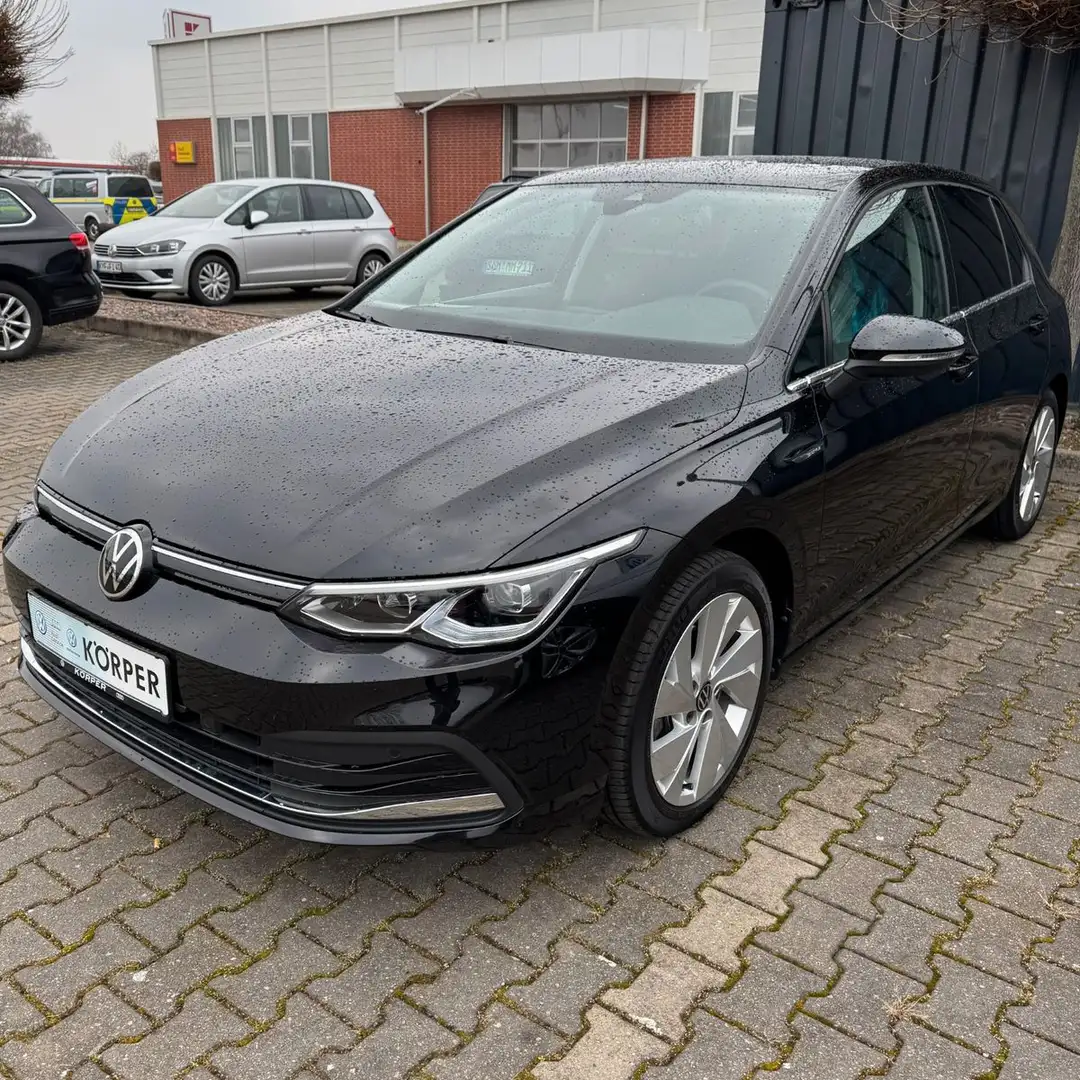 Volkswagen Golf VIII Lim. Style 1.5 eTSI Schwarz - 1