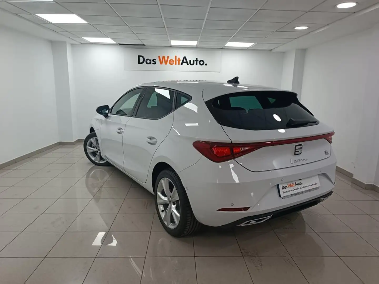 SEAT Leon 1.5 e-Hybrid S&S FR XM DSG-6 204 Blanco - 2