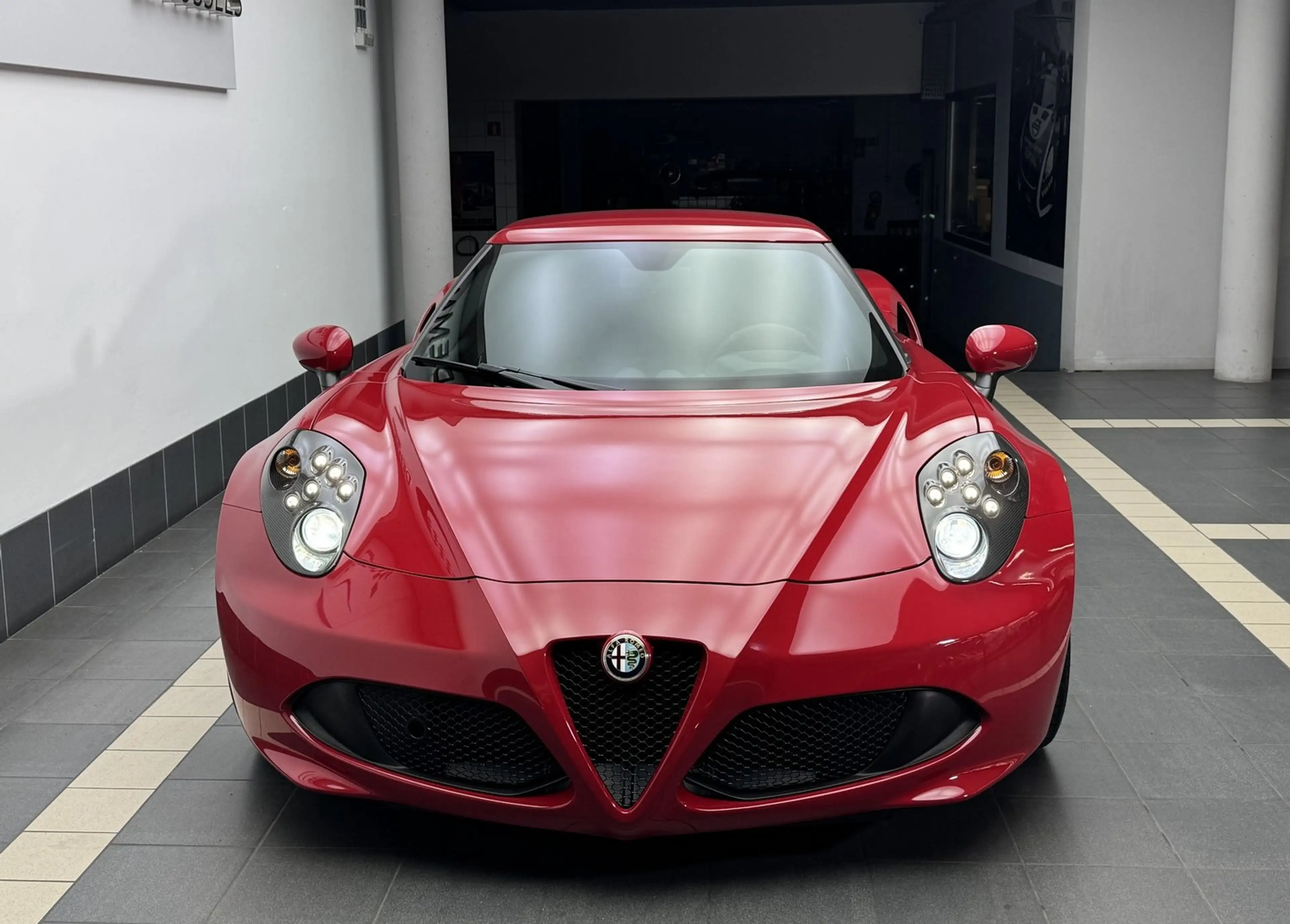 Alfa Romeo 4C Coupé * Cuir * Échappement Racing* 6.150km! — photo 4