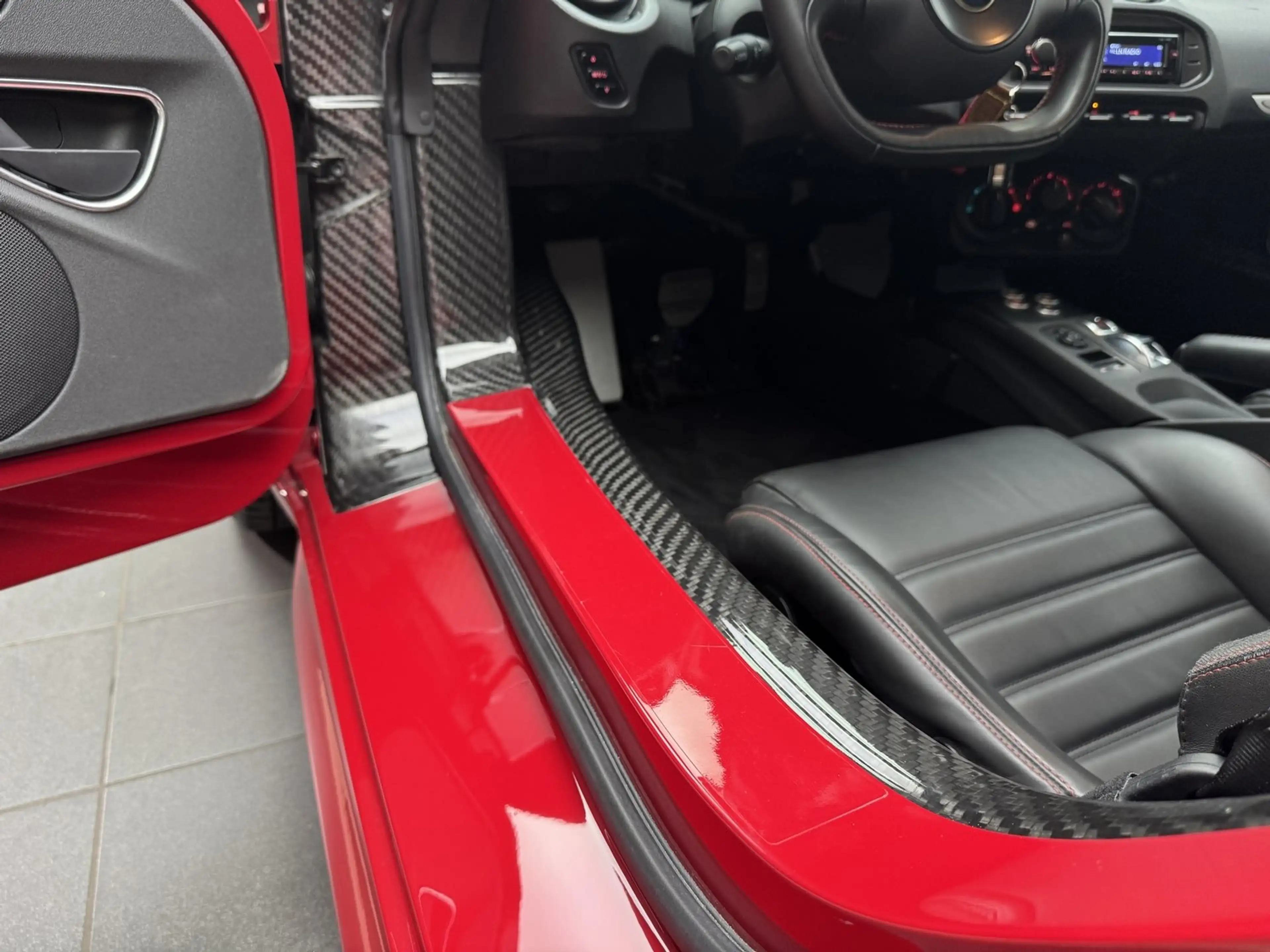 Alfa Romeo 4C Coupé * Cuir * Échappement Racing* 6.150km! — photo 8