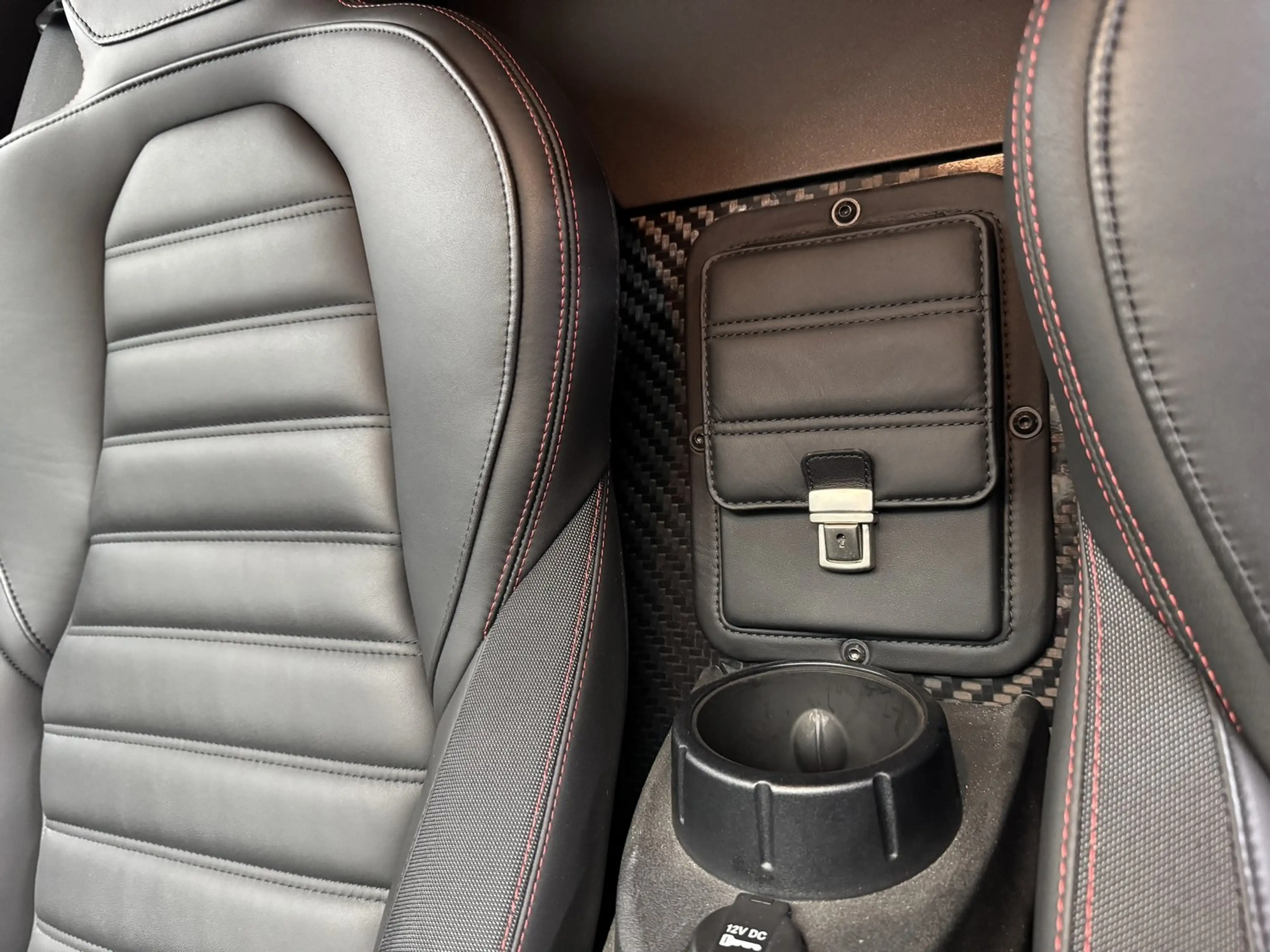 Alfa Romeo 4C Coupé * Cuir * Échappement Racing* 6.150km! — photo 12