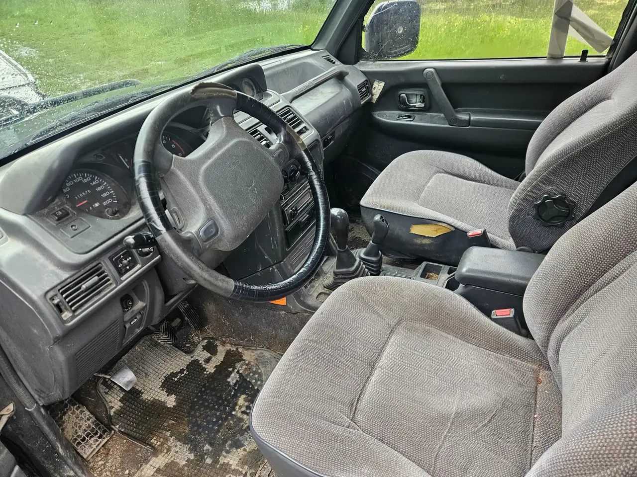 Mitsubishi Pajero MT 2,5 GL TD KLIMA 4X4 TOP, foto 8