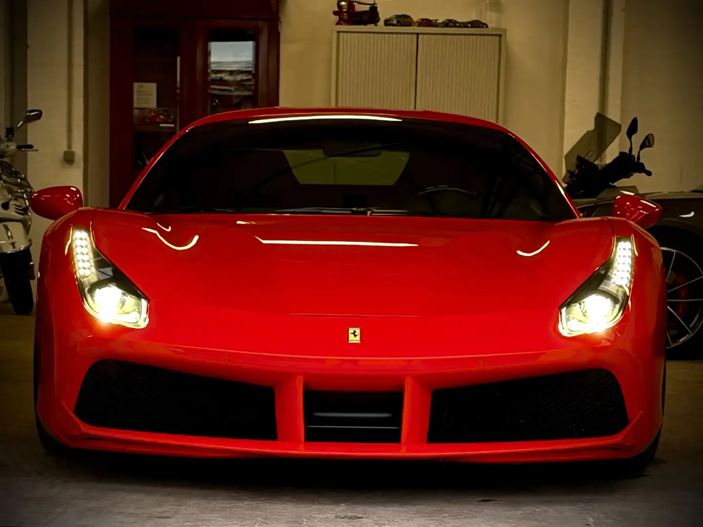 Ferrari 488 488 GTB 3.9 Turbo V8 F1 Rouge - 1