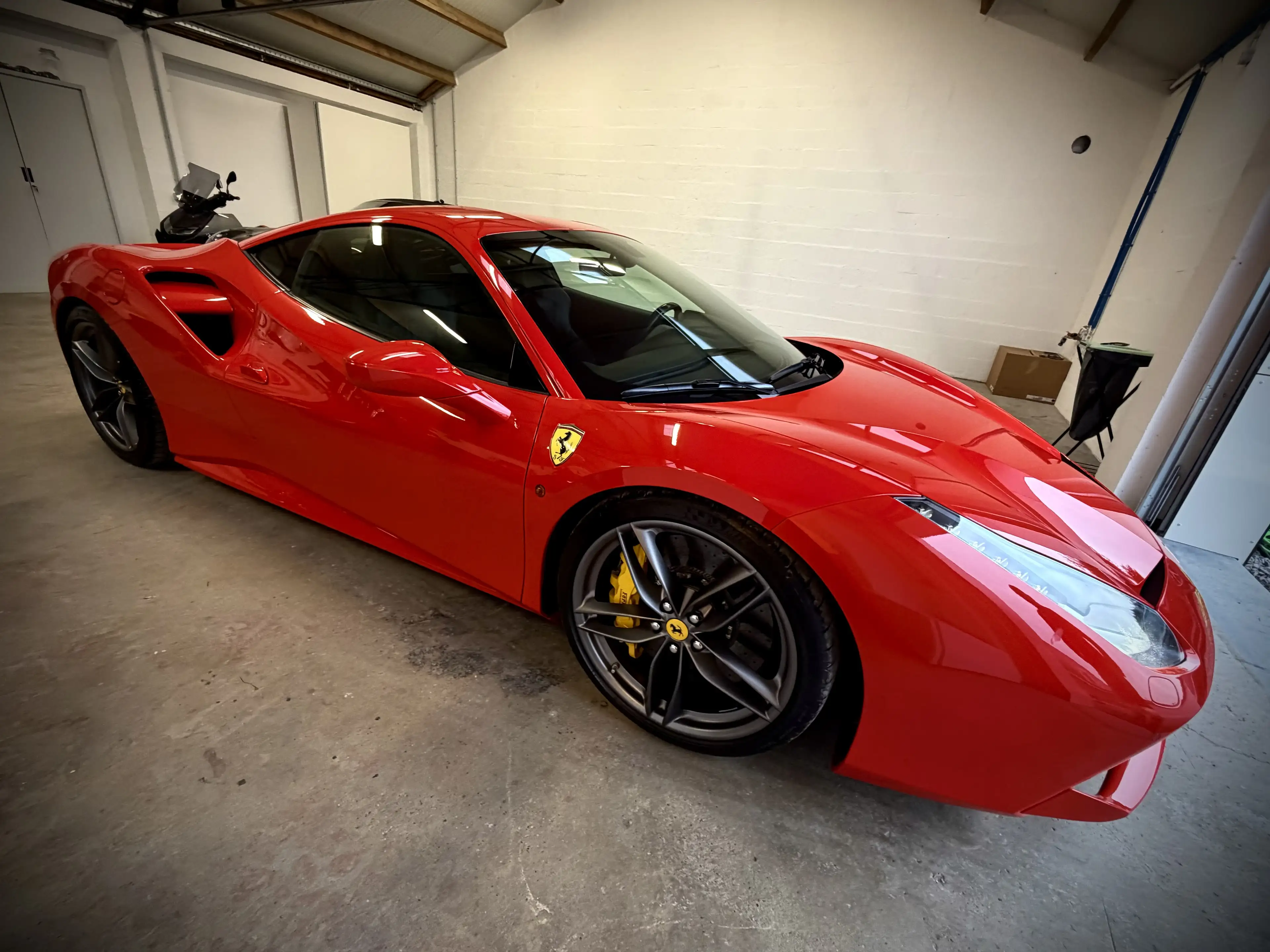 Ferrari 488 488 GTB 3.9 Turbo V8 F1 — photo 15
