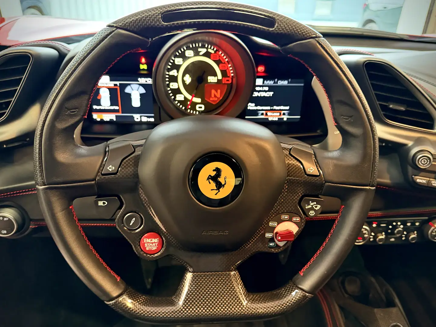 Ferrari 488 488 GTB 3.9 Turbo V8 F1 Rouge - 2