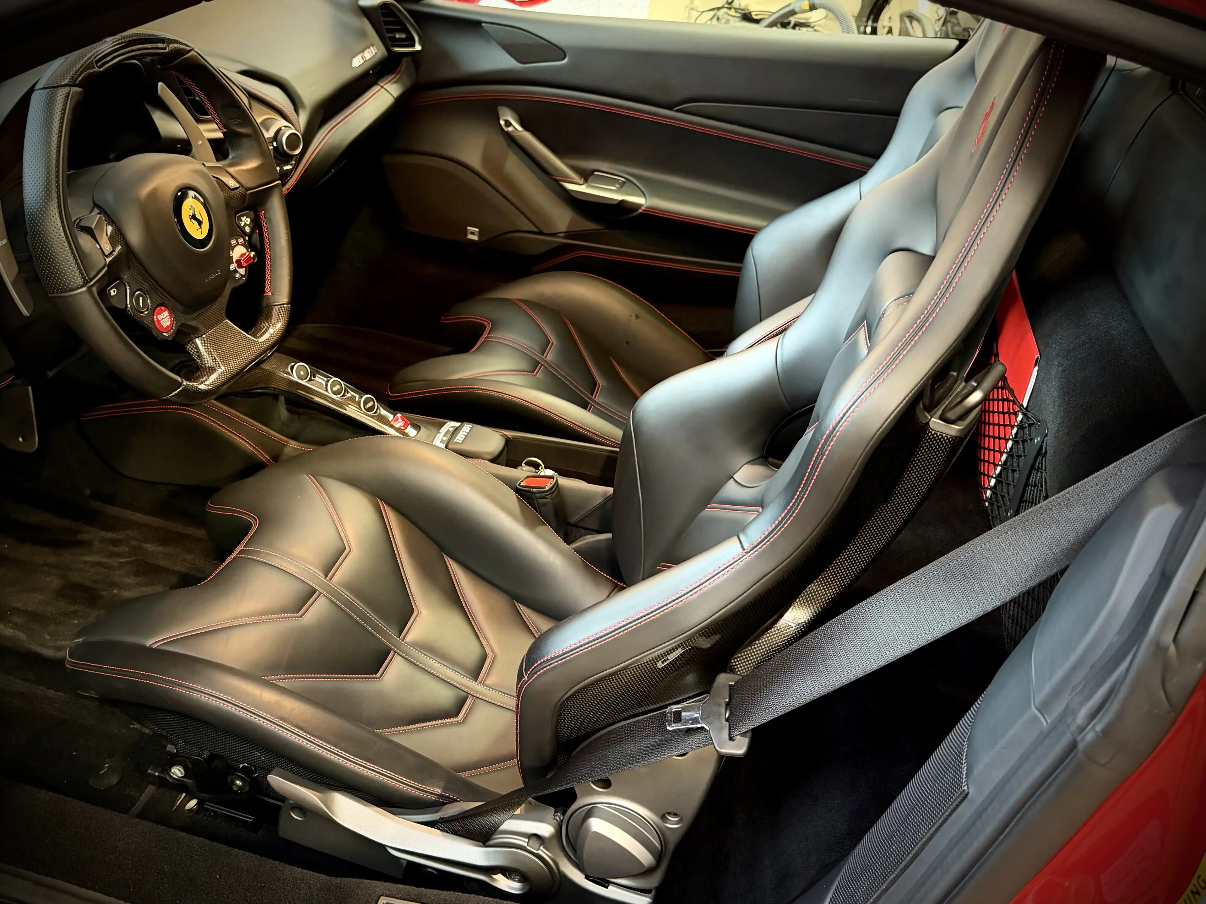 Ferrari 488 488 GTB 3.9 Turbo V8 F1 — photo 4