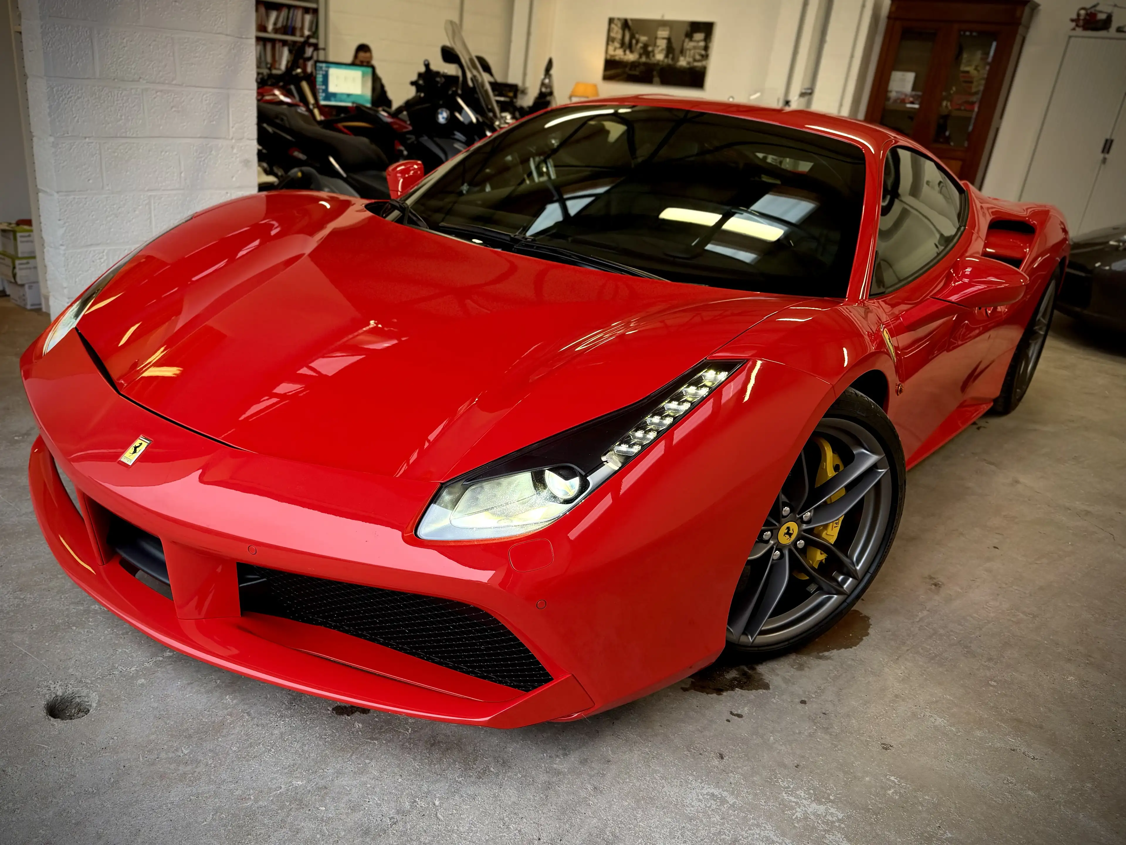 Ferrari 488 488 GTB 3.9 Turbo V8 F1 — photo 5