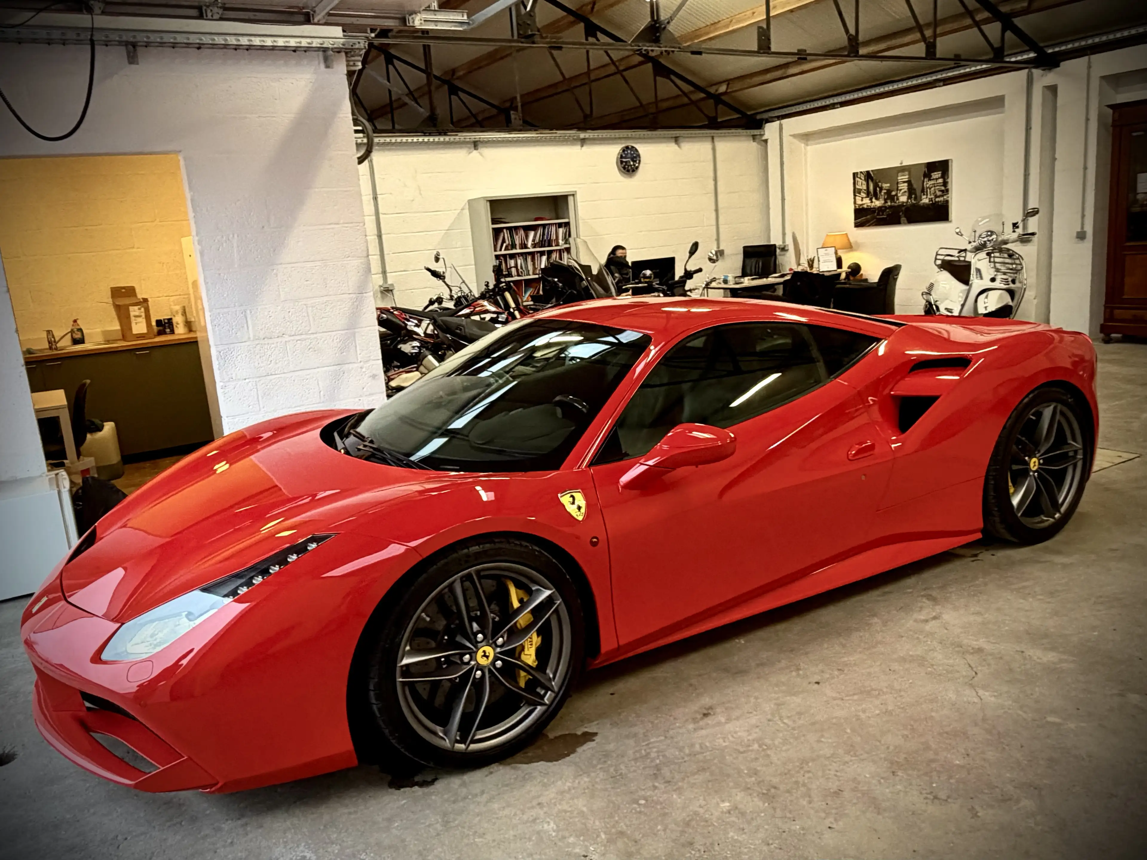Ferrari 488 488 GTB 3.9 Turbo V8 F1 — photo 3