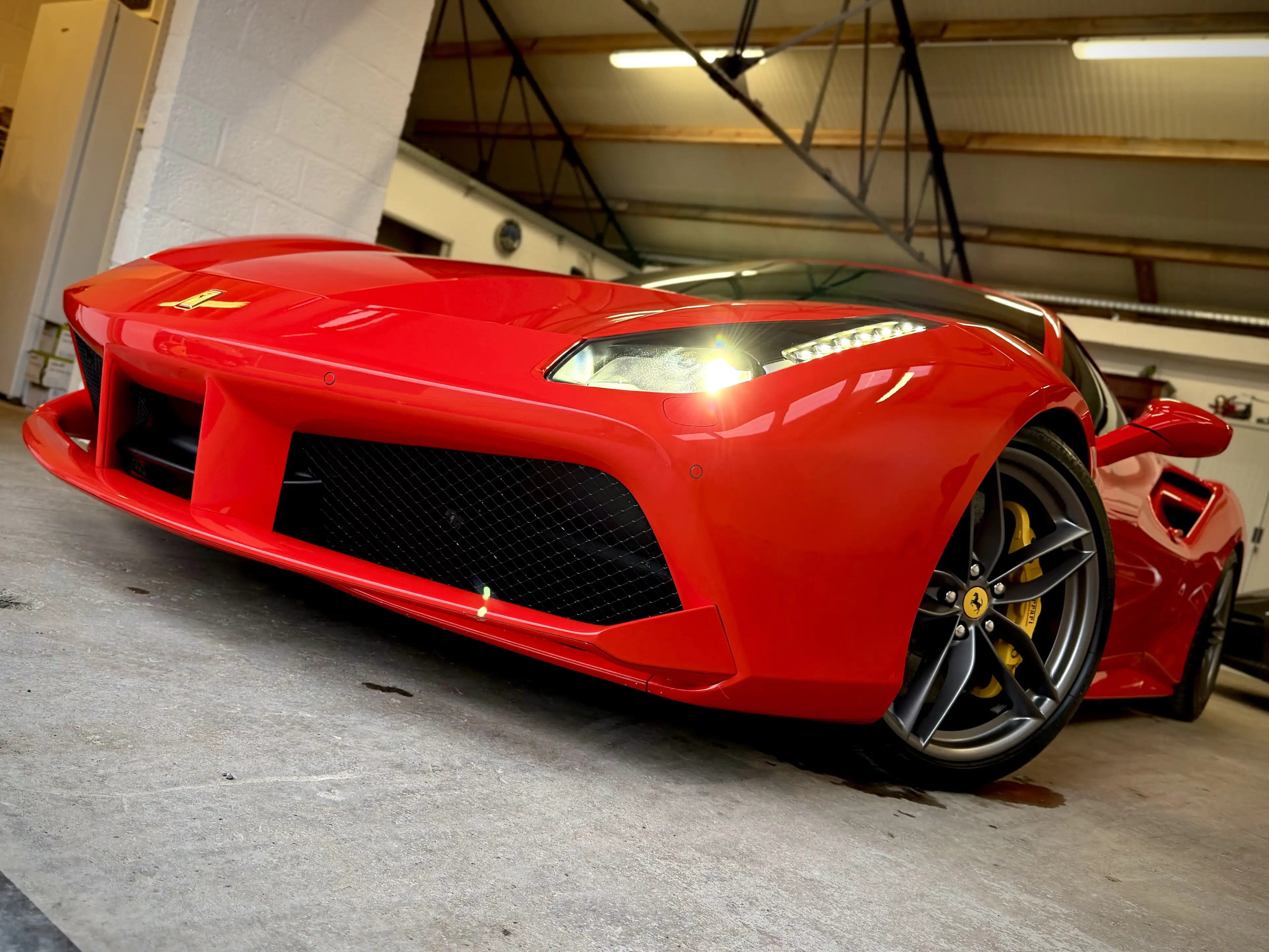 Ferrari 488 488 GTB 3.9 Turbo V8 F1 — photo 10