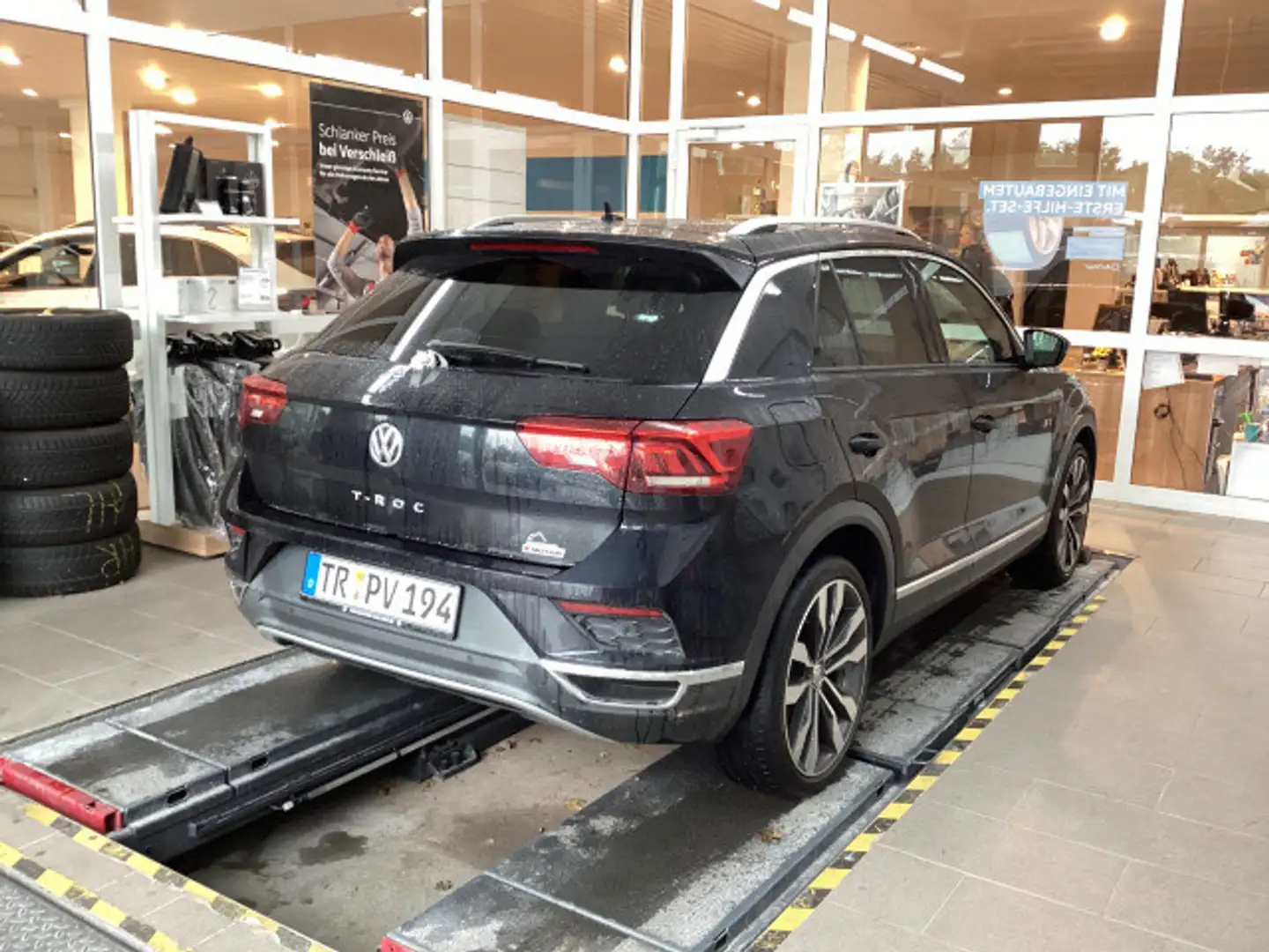 Volkswagen T-Roc T-ROC Sport 2.0 TSI, DSG, 4MOTION, NAVI, AHK, E- Schwarz - 2