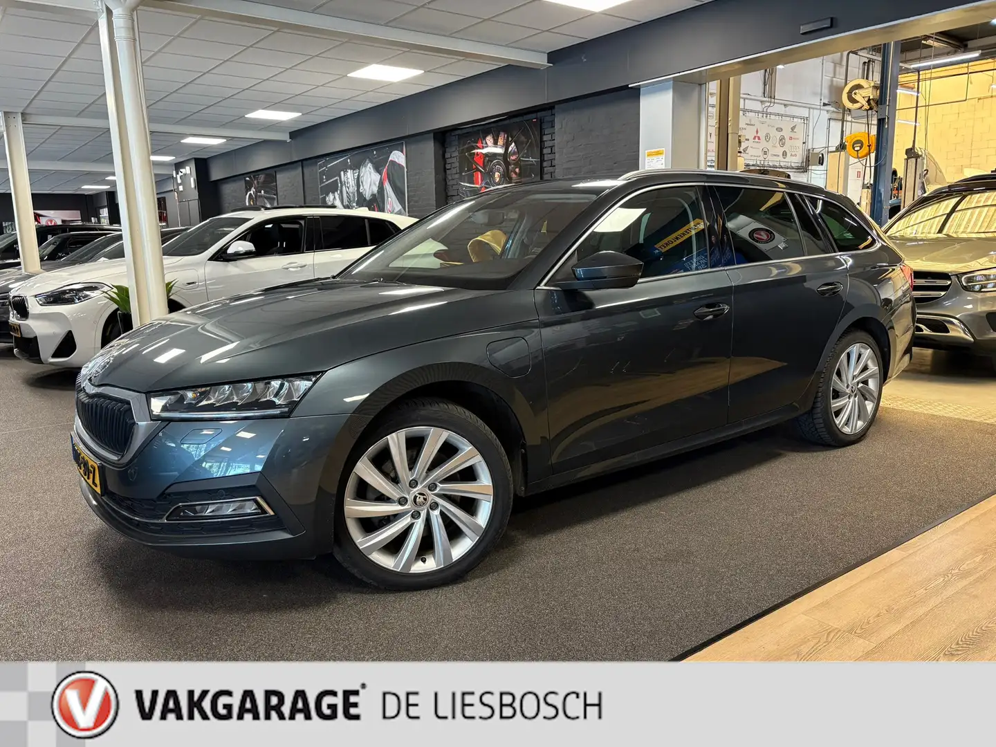 Skoda Octavia Combi 1.4 TSI iV PHEV Business Edition Plus Gris - 2