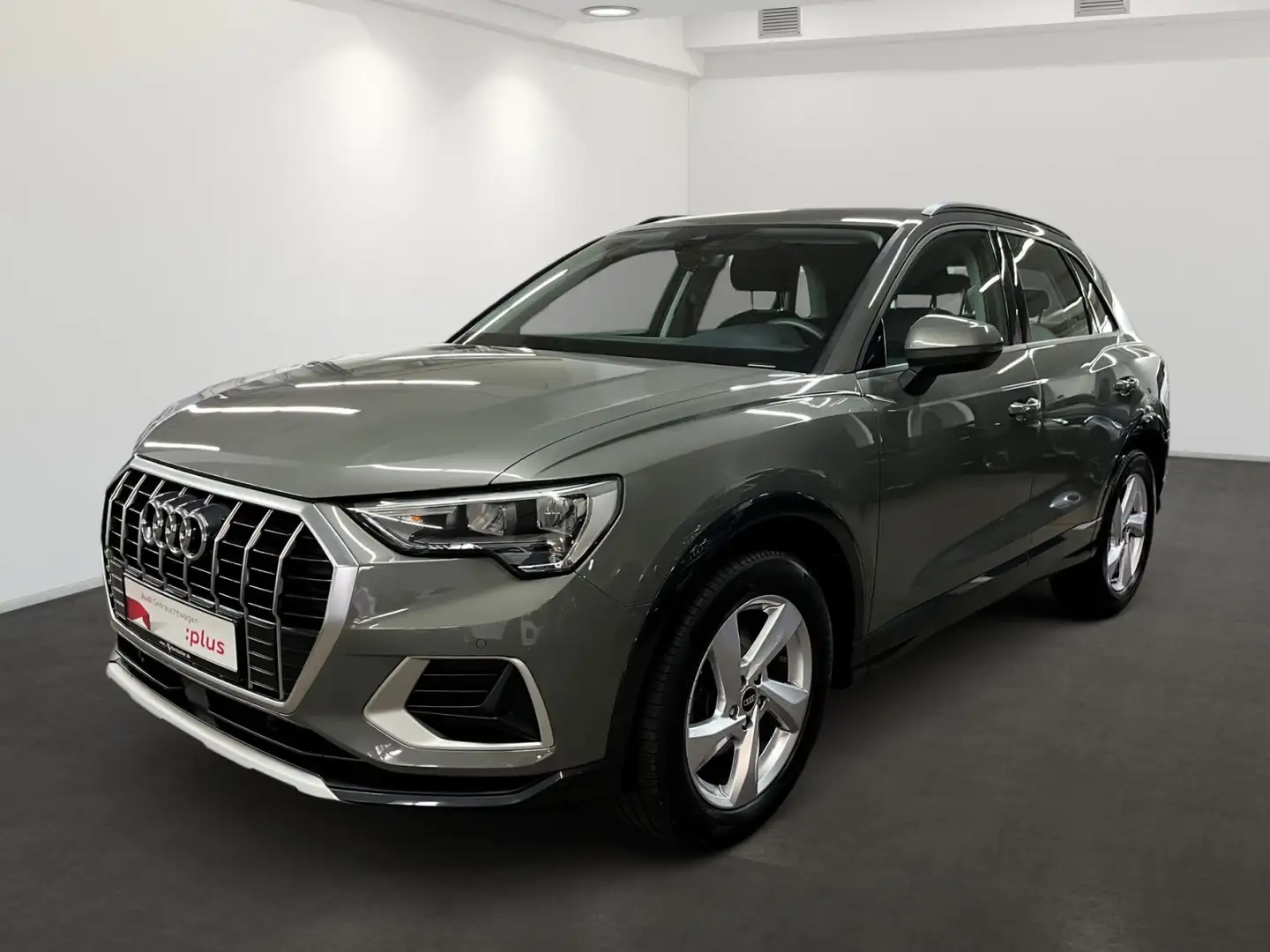 Audi Q3 35 TFSI advanced Business+KomfortPaket Grau - 2