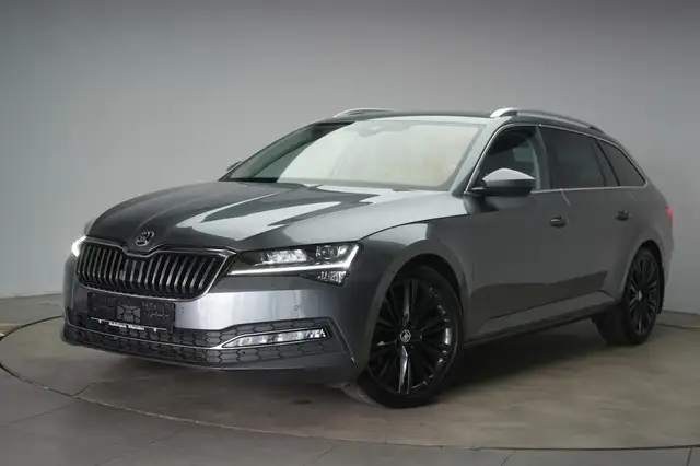 Skoda Superb view 3