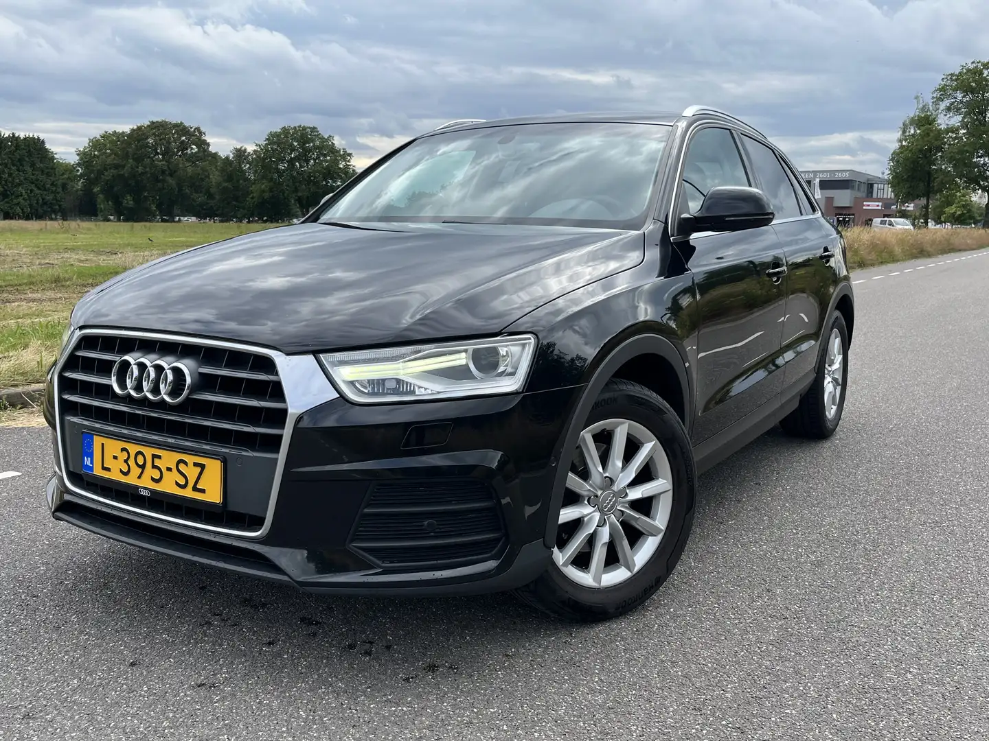 Audi Q3 1.4 TFSI CoD + Apple Carplay Zwart - 1