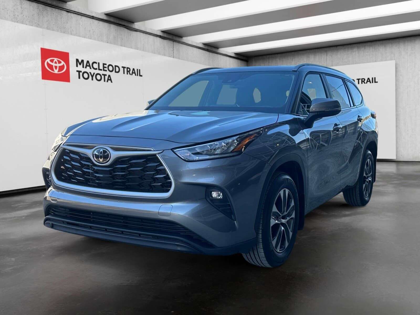 2026 Toyota Highlander XLE AWD | One Owner, No Accident | Leather, Heated