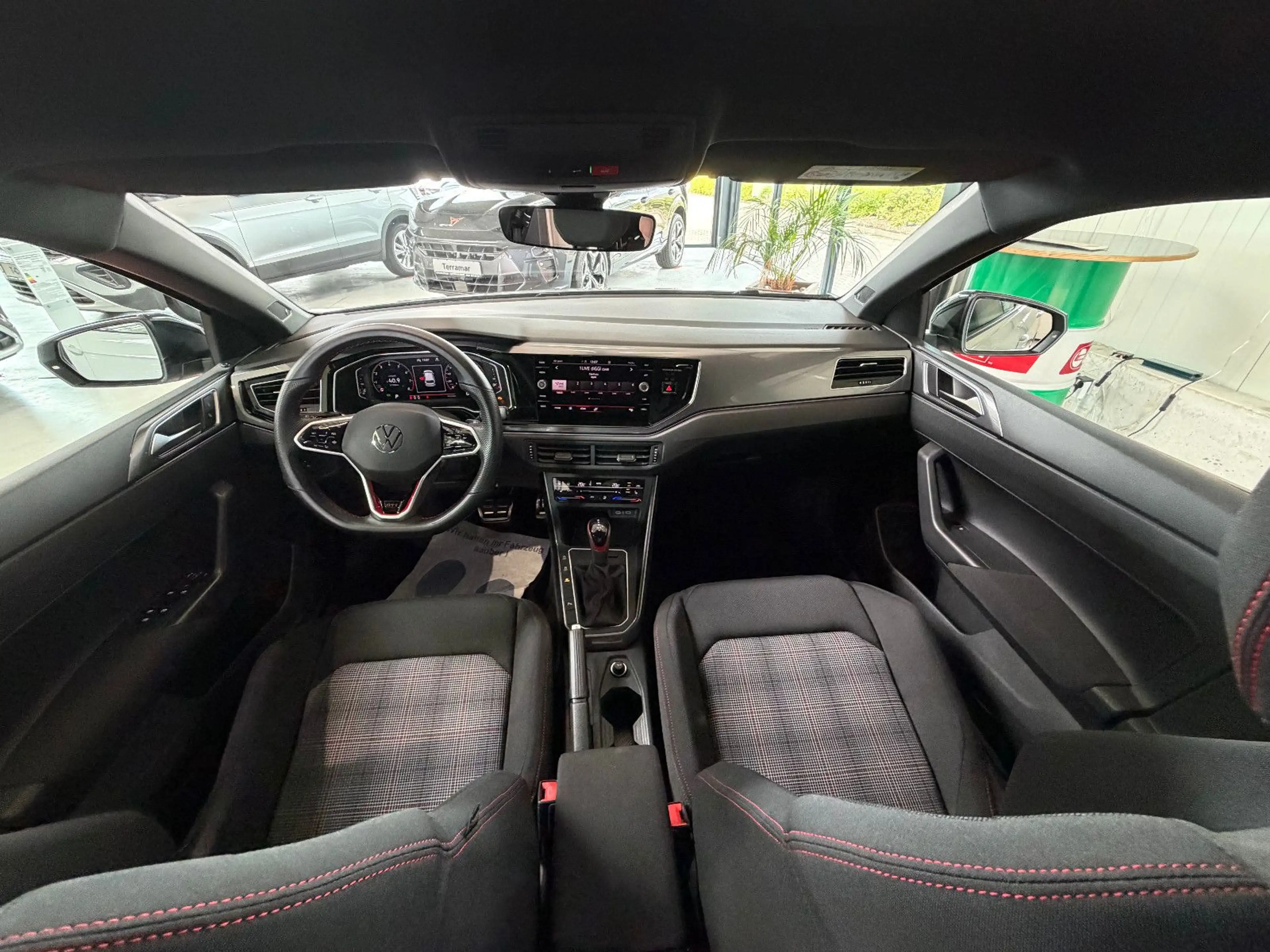 Volkswagen Polo GTI 2.0 TSI DSG *BEATS*CAM*FARO*MATRIX LED* — photo 15