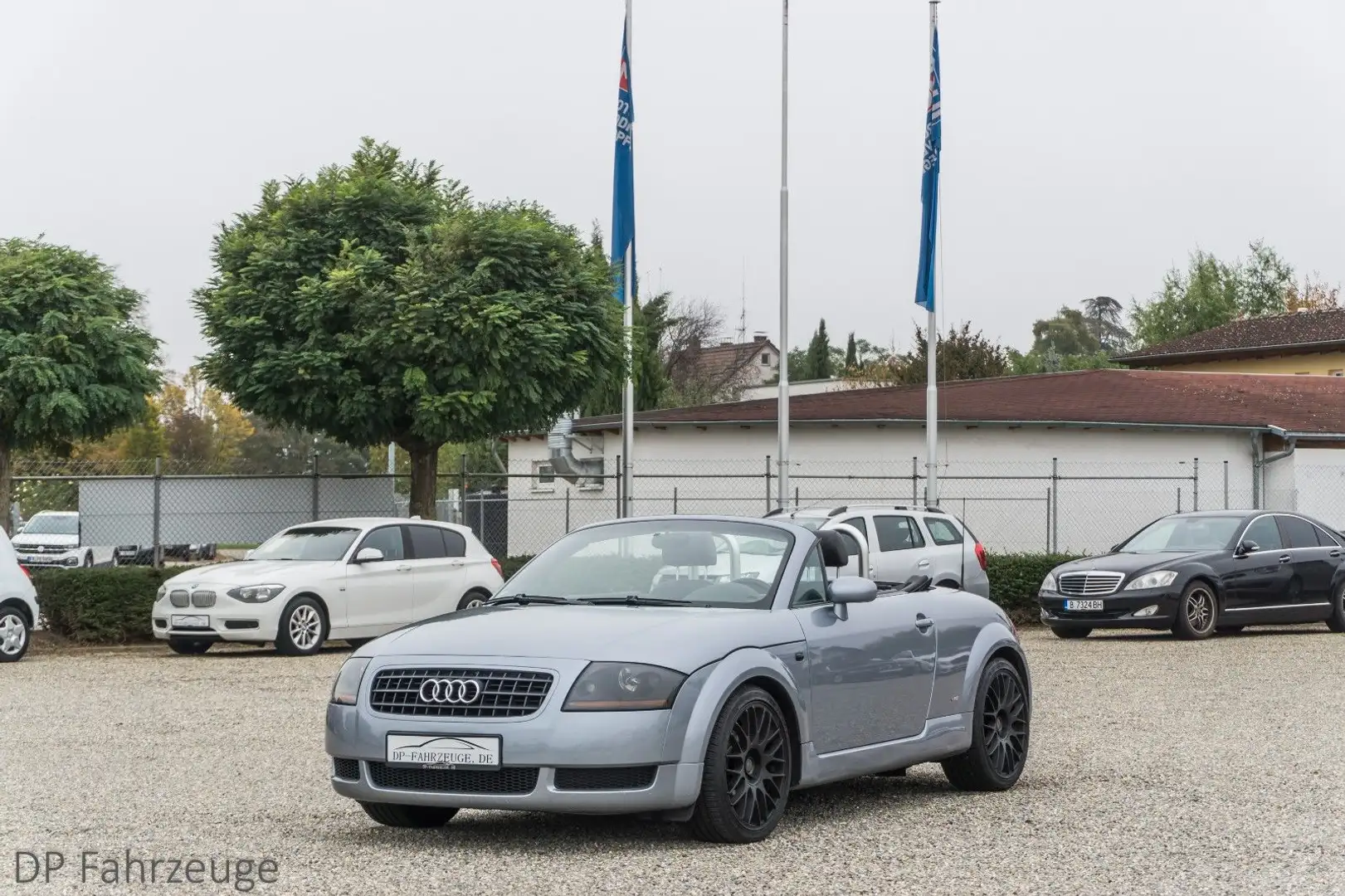 Audi TT Roadster 1.8T Leder Klima Bose Sitzheizung LM Silber - 2